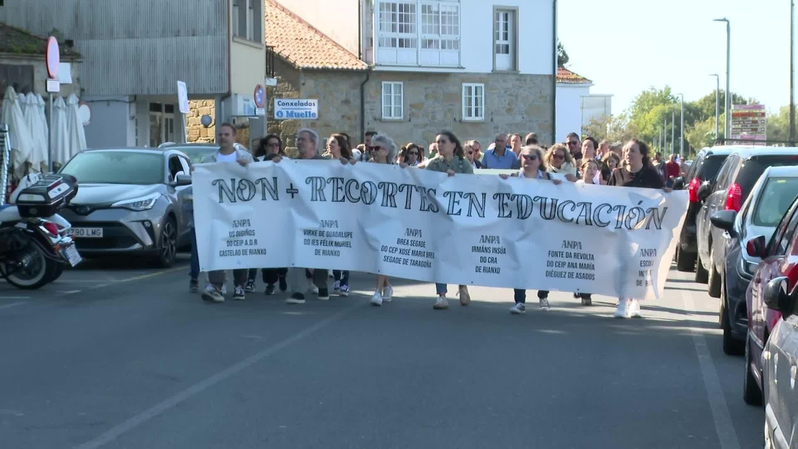 D025-A CORUÑA PROTESTA COLEGIOS SIN FONDOS