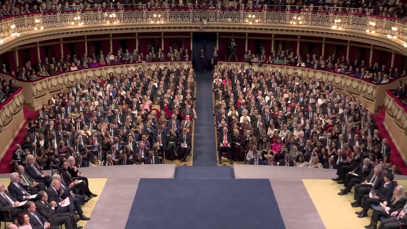 V098-OVIEDO ENTREGA PREMIO PRINCESA ASTURIAS LEO MESSI