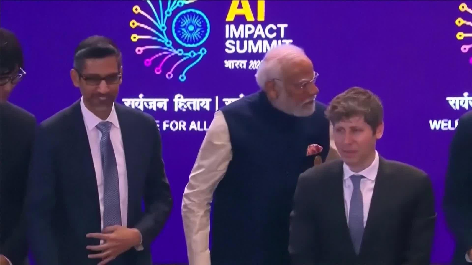 va saludo no cordial entre ceos en la india