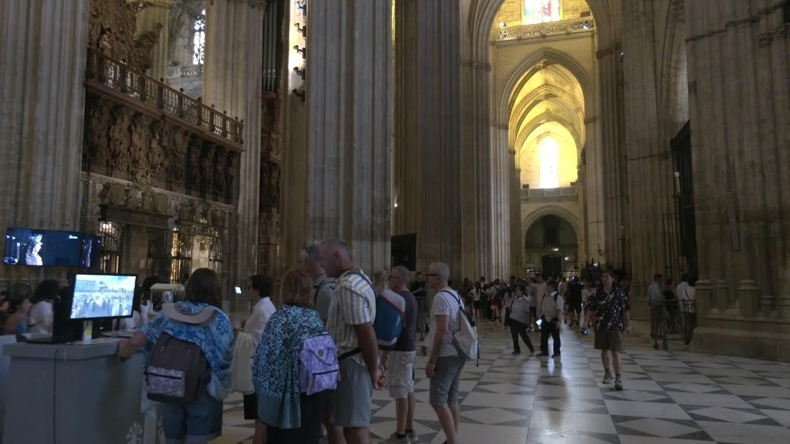 X044-SEVILLA REFUGIOS CALOR