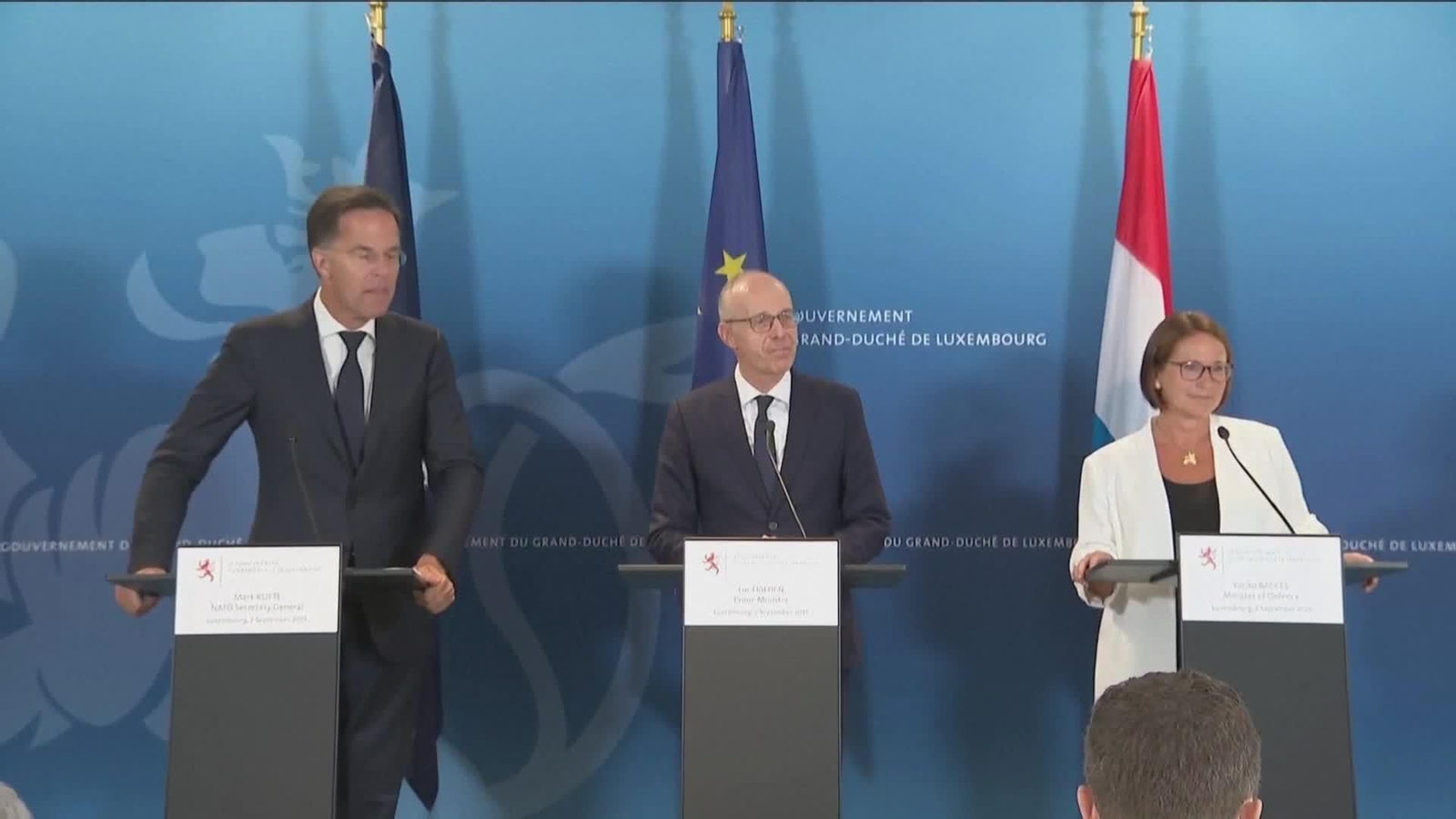 M069-BELGICA RUTTE SOBRE AVION VON DER LEYEN
