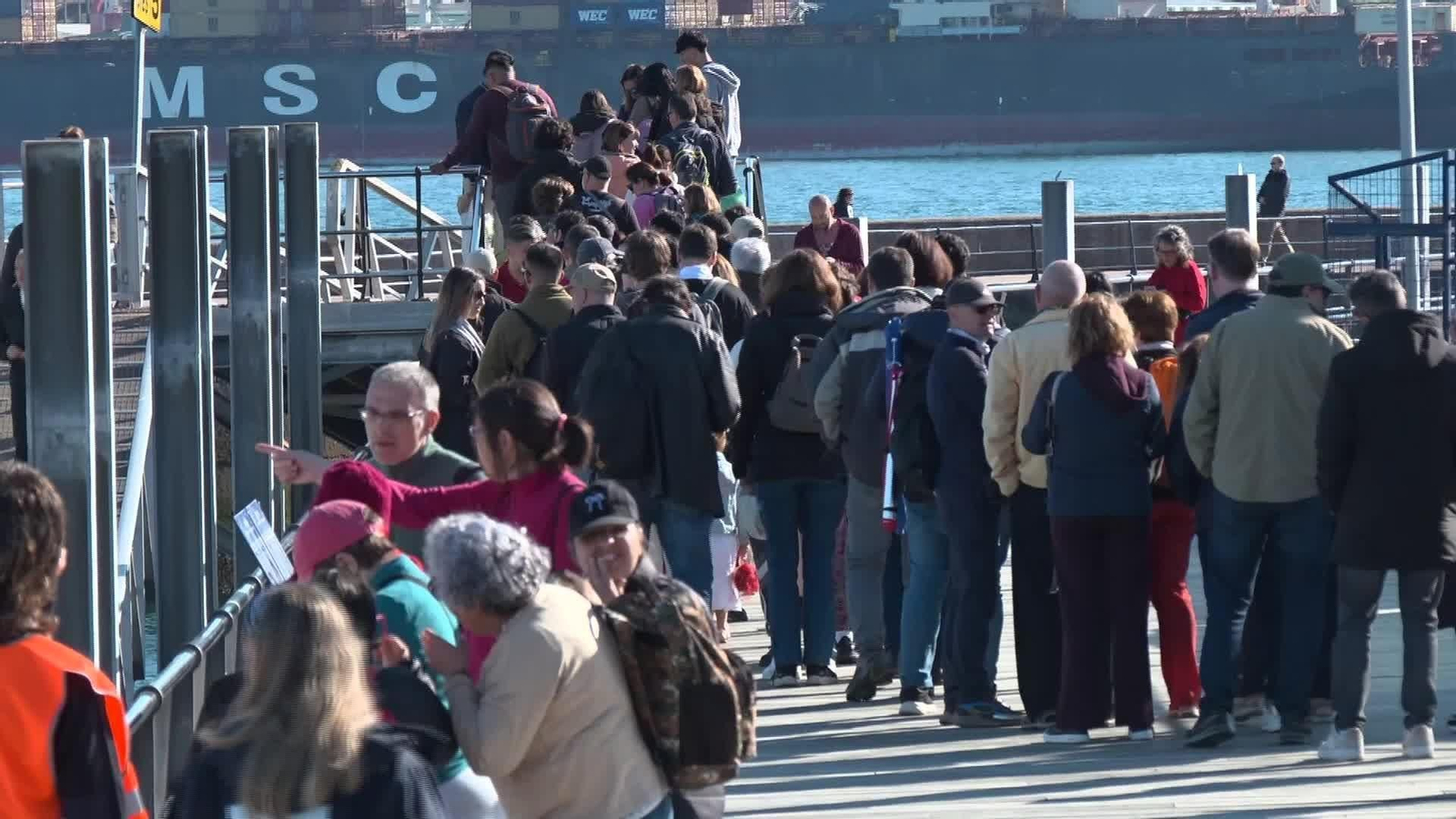 V012-VARIOS OCUPACION Y BUEN TIEMPO VIERNES SANTO