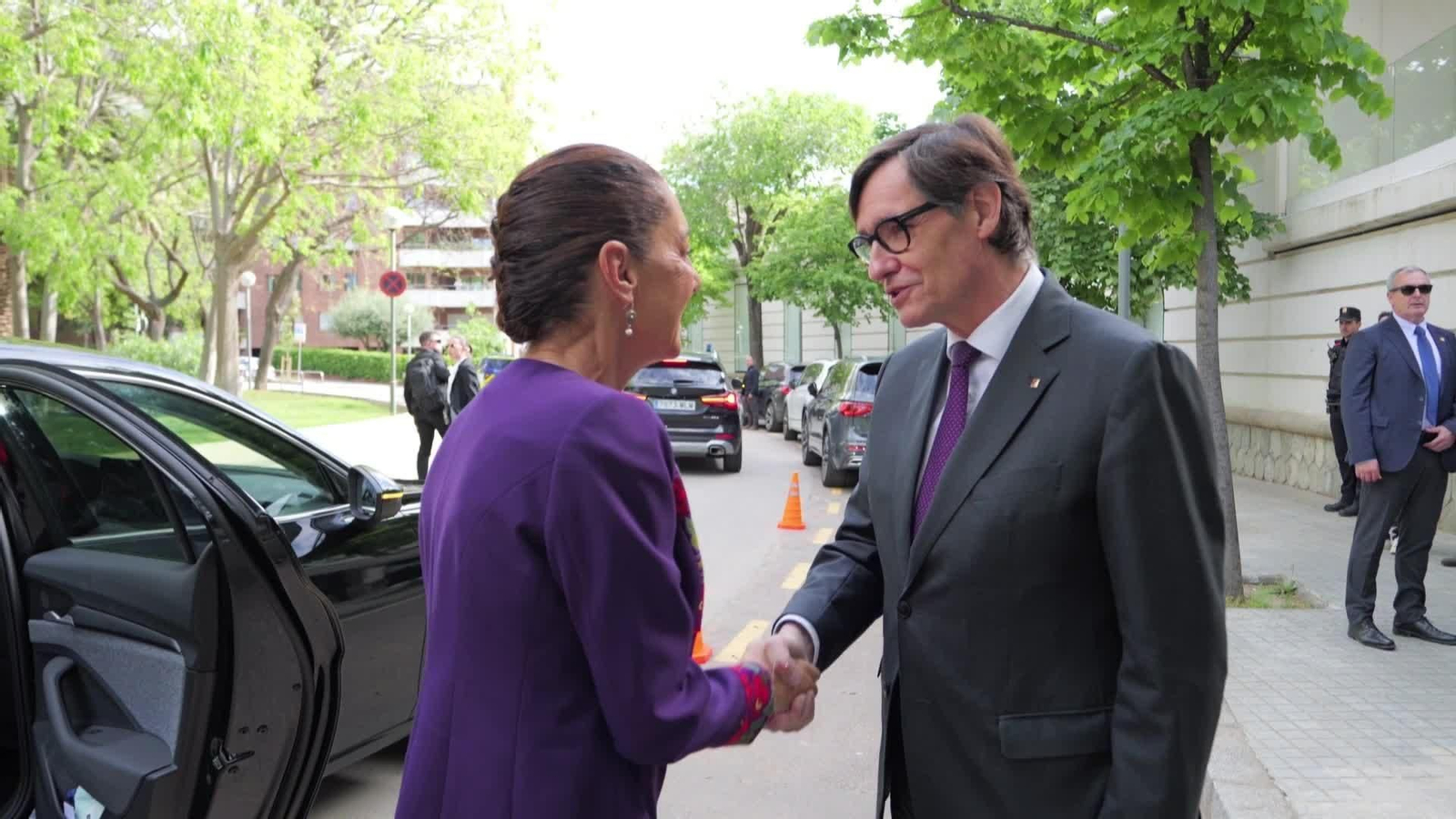 D022-BARCELONA ILLA CON SHEINBAUM