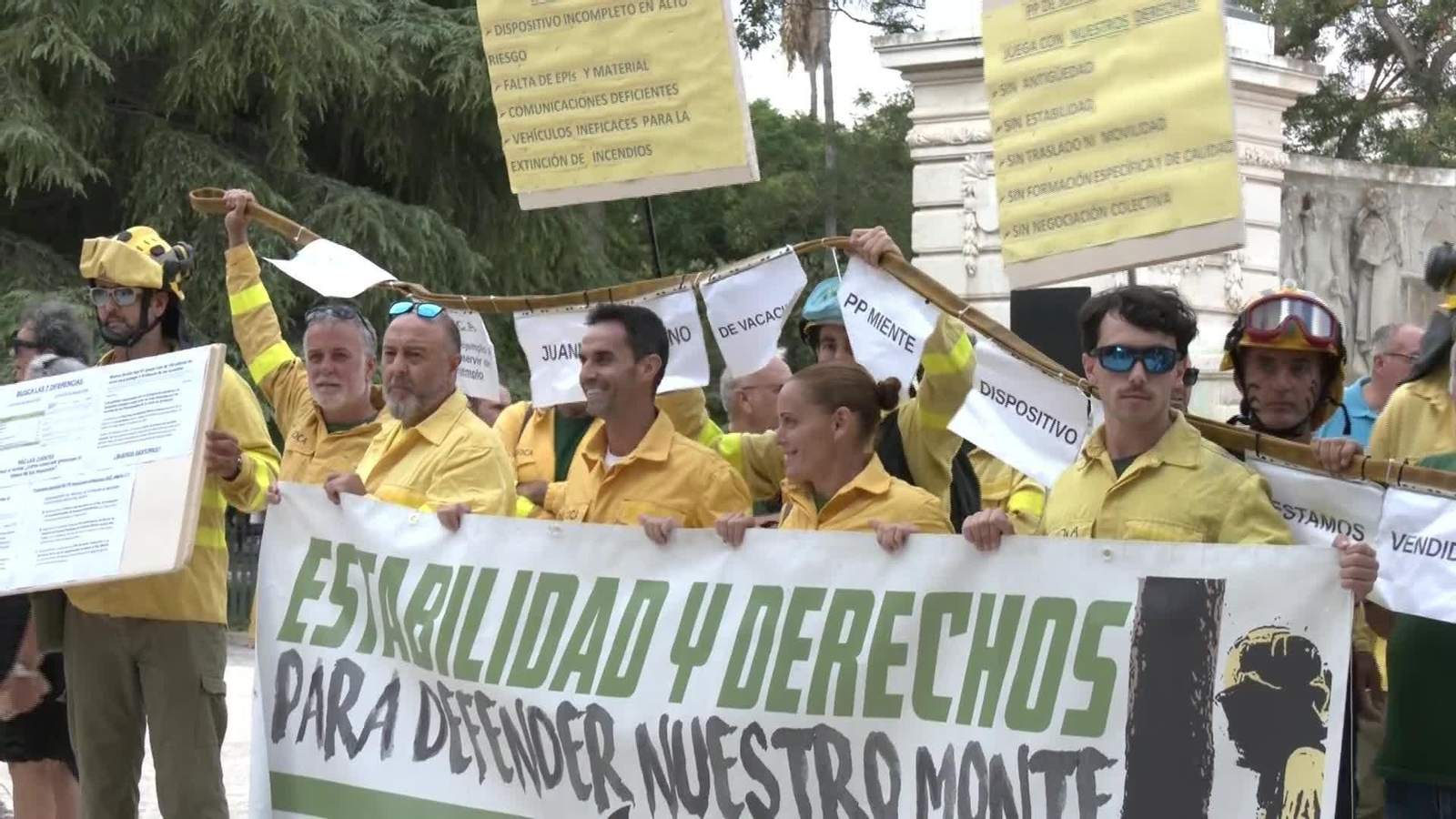 X022-CADIZ PROTESTA TRABAJADORES INFOCA