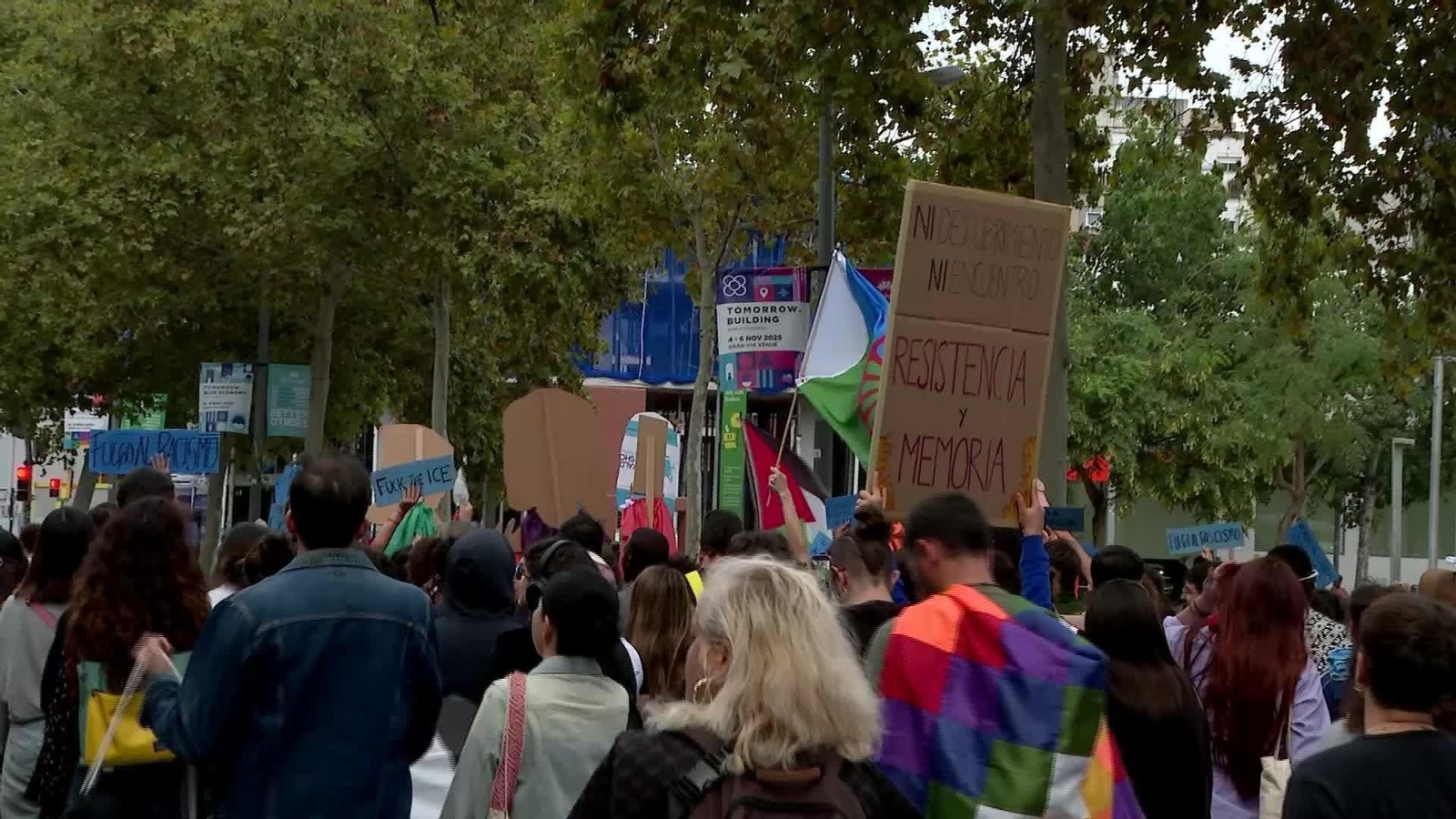 D043-BARCELONA MANI ANTICOLONIALISTA 12 DE OCTUBRE