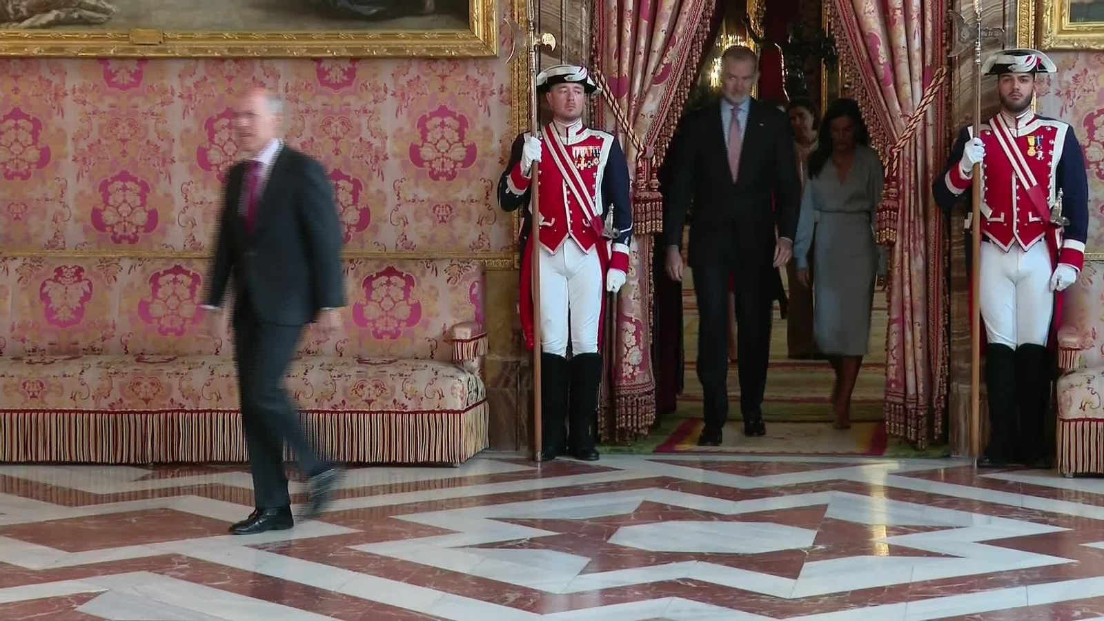 X049-MADRID ALMUERZO REYES PREMIO CERVANTES