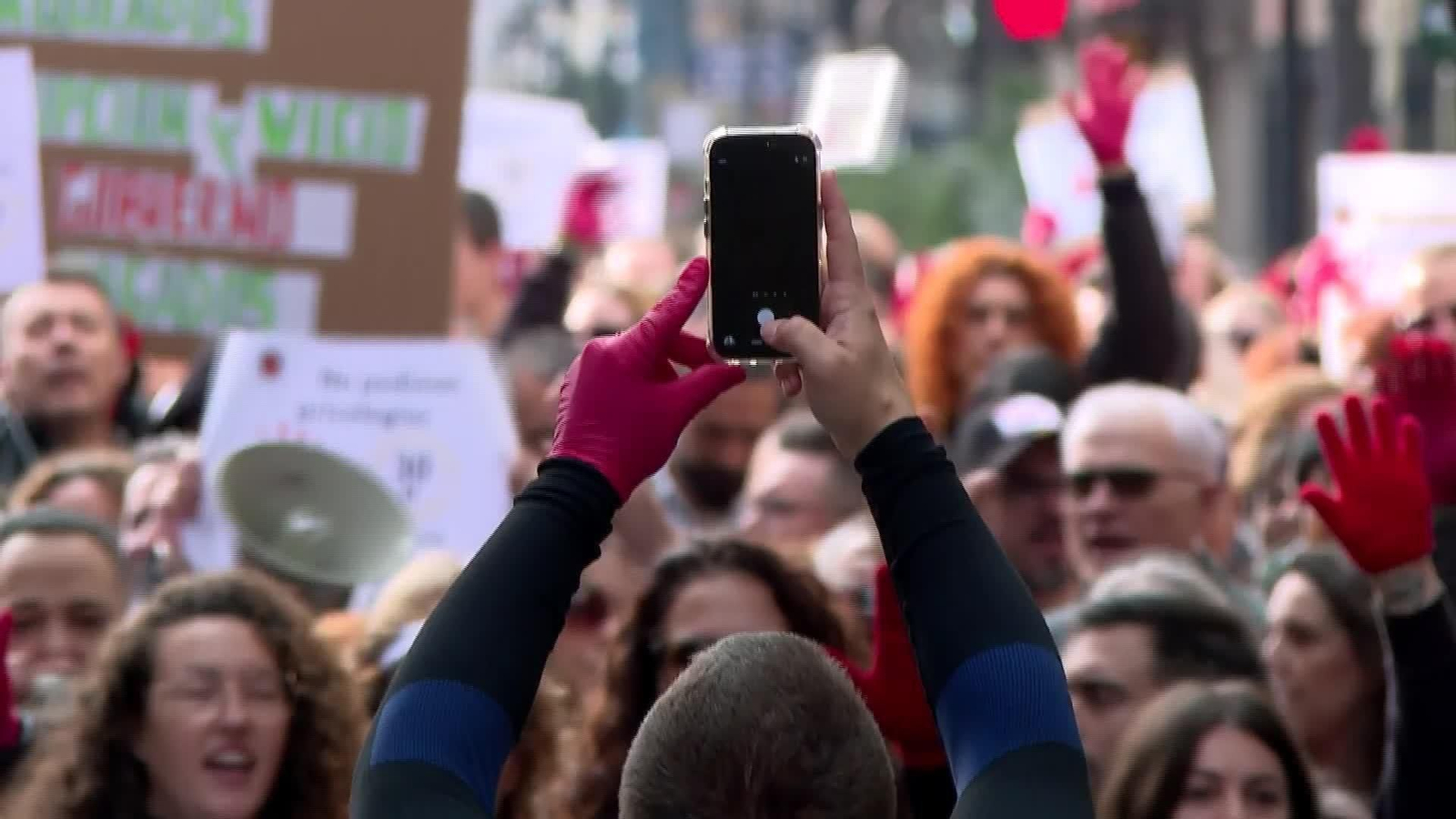 D032-VARIOS MANIFESTACION AUTONOMOS