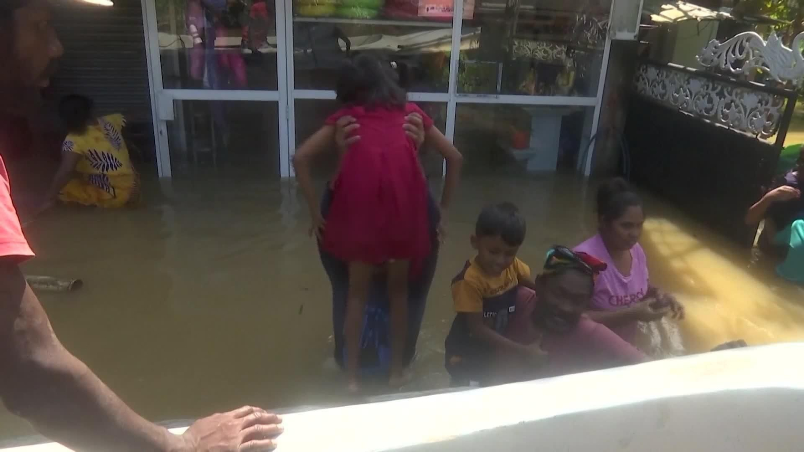 L004-SRI LANZA INUNDACIONES