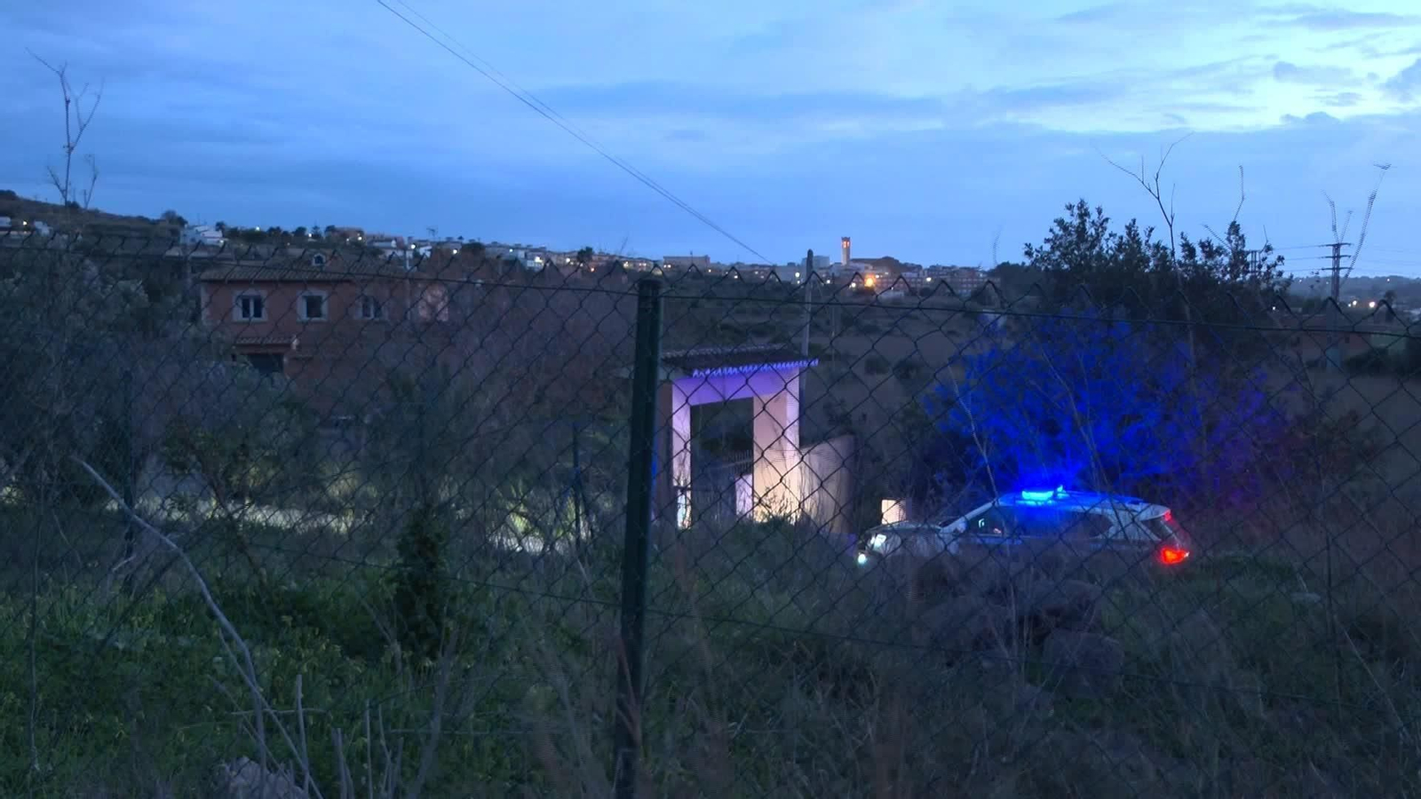 S057-VALENCIA HOMBRE ATRINCHERADO