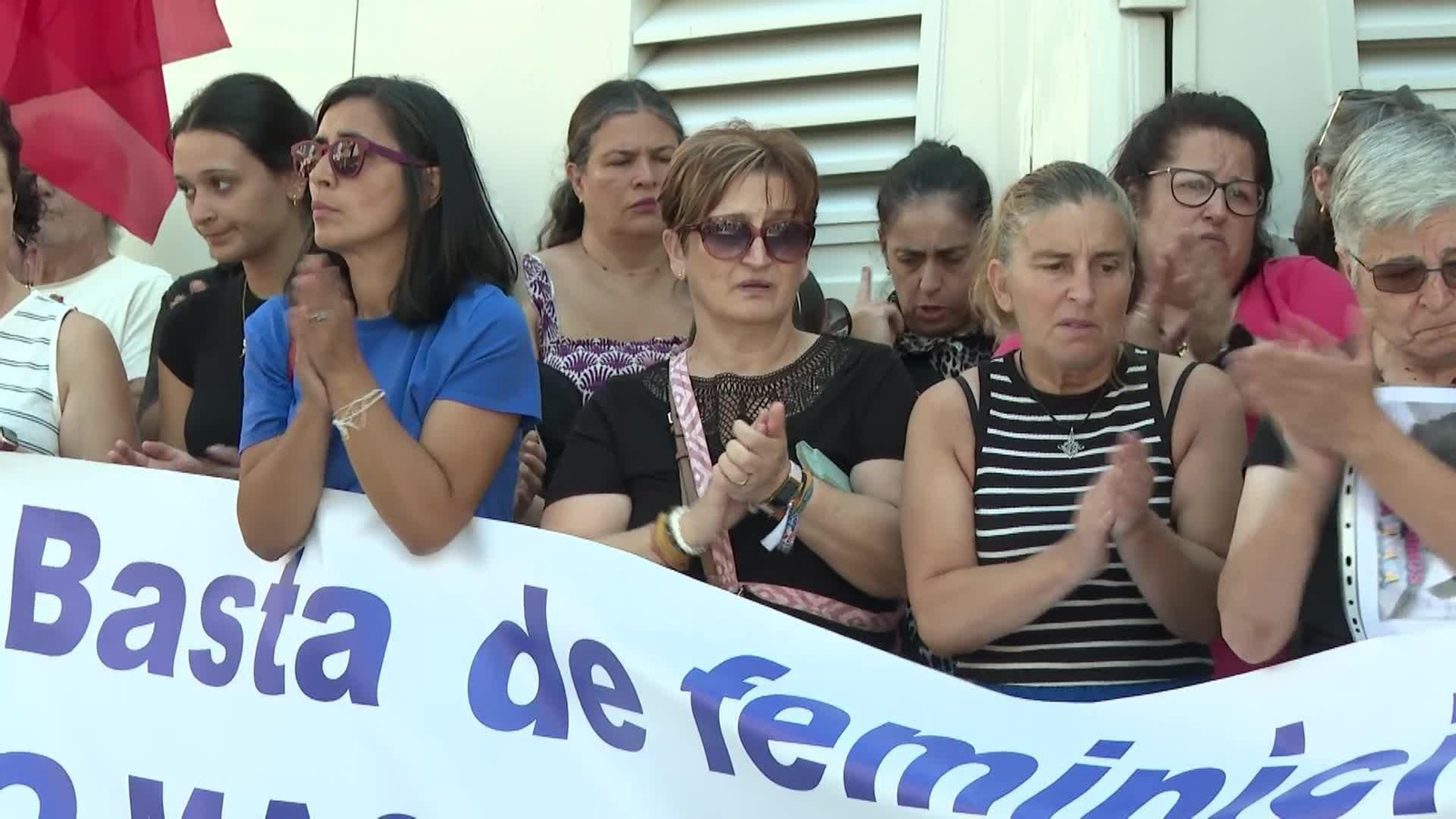 web acoso y asesinato cuidadora ok