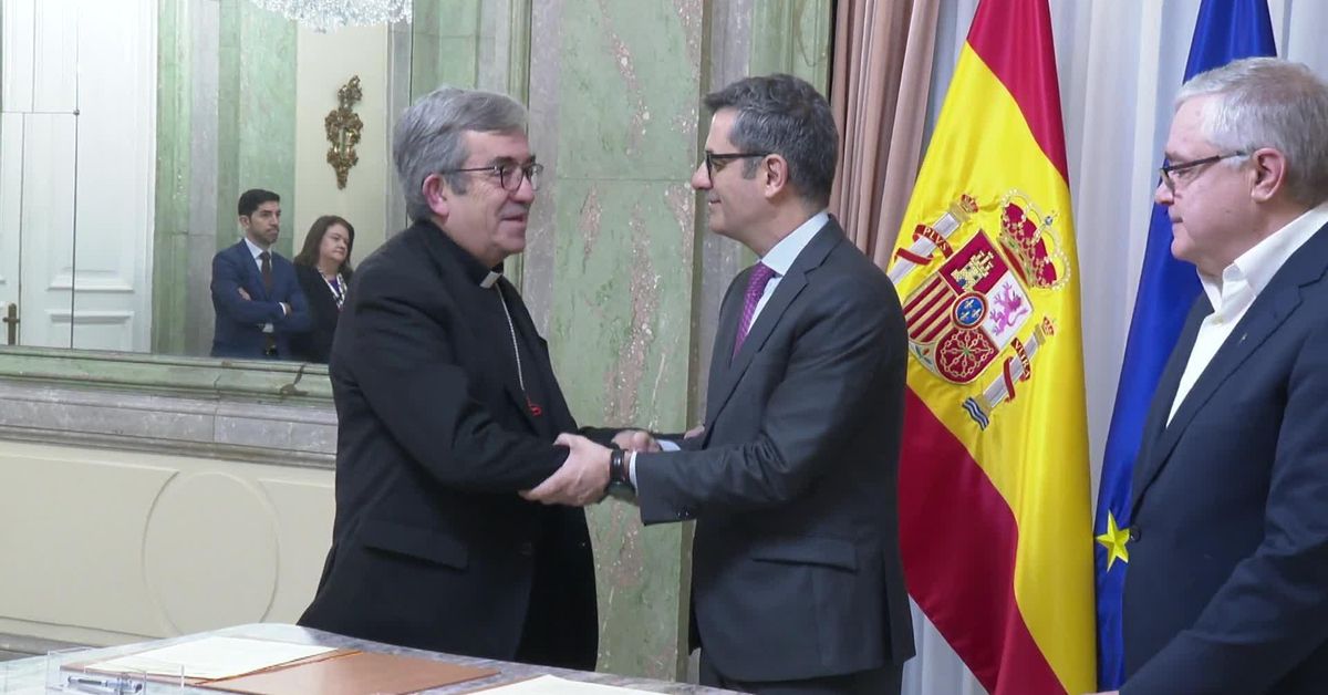 El Gobierno firma un acuerdo con la Iglesia Católica en la que se esta ...