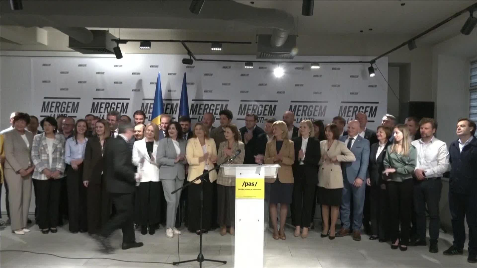L053-MOLDAVIA CELEBRACION TRAS LA VICTORIA PROEUROPEA EN LAS ELECCIONES