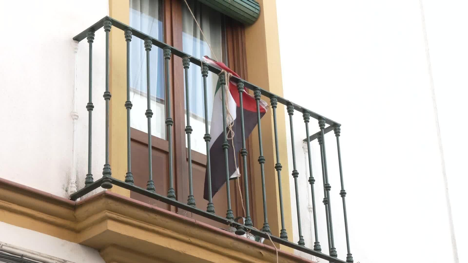 J038-SEVILLA BANDERAS