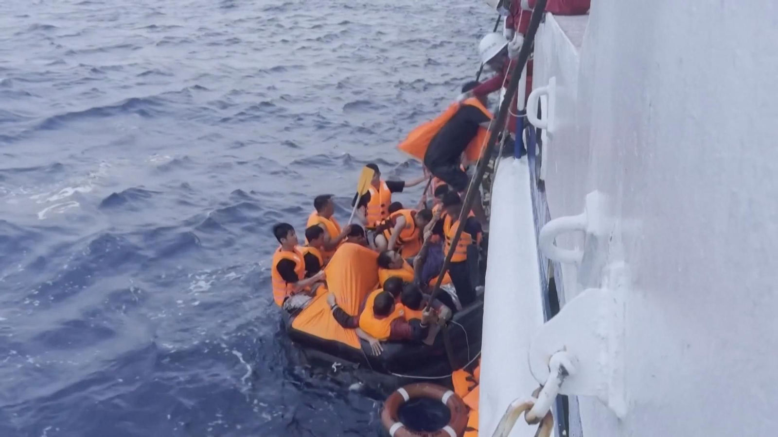 Rescate barco China en alta mar