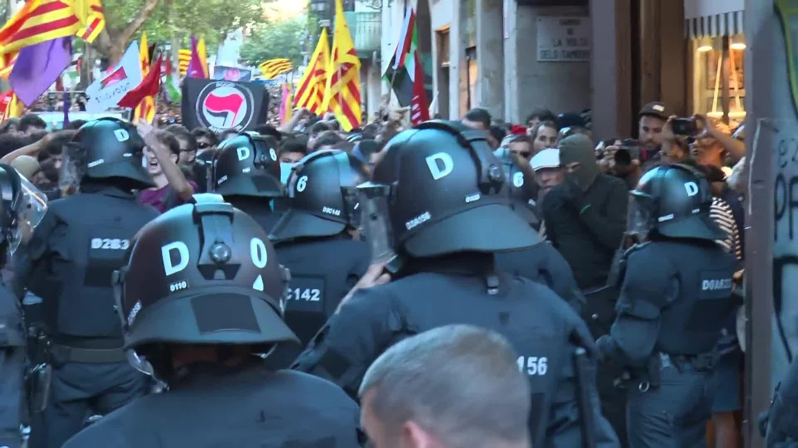 va bcn incidentes antifas en mani alianza catalana