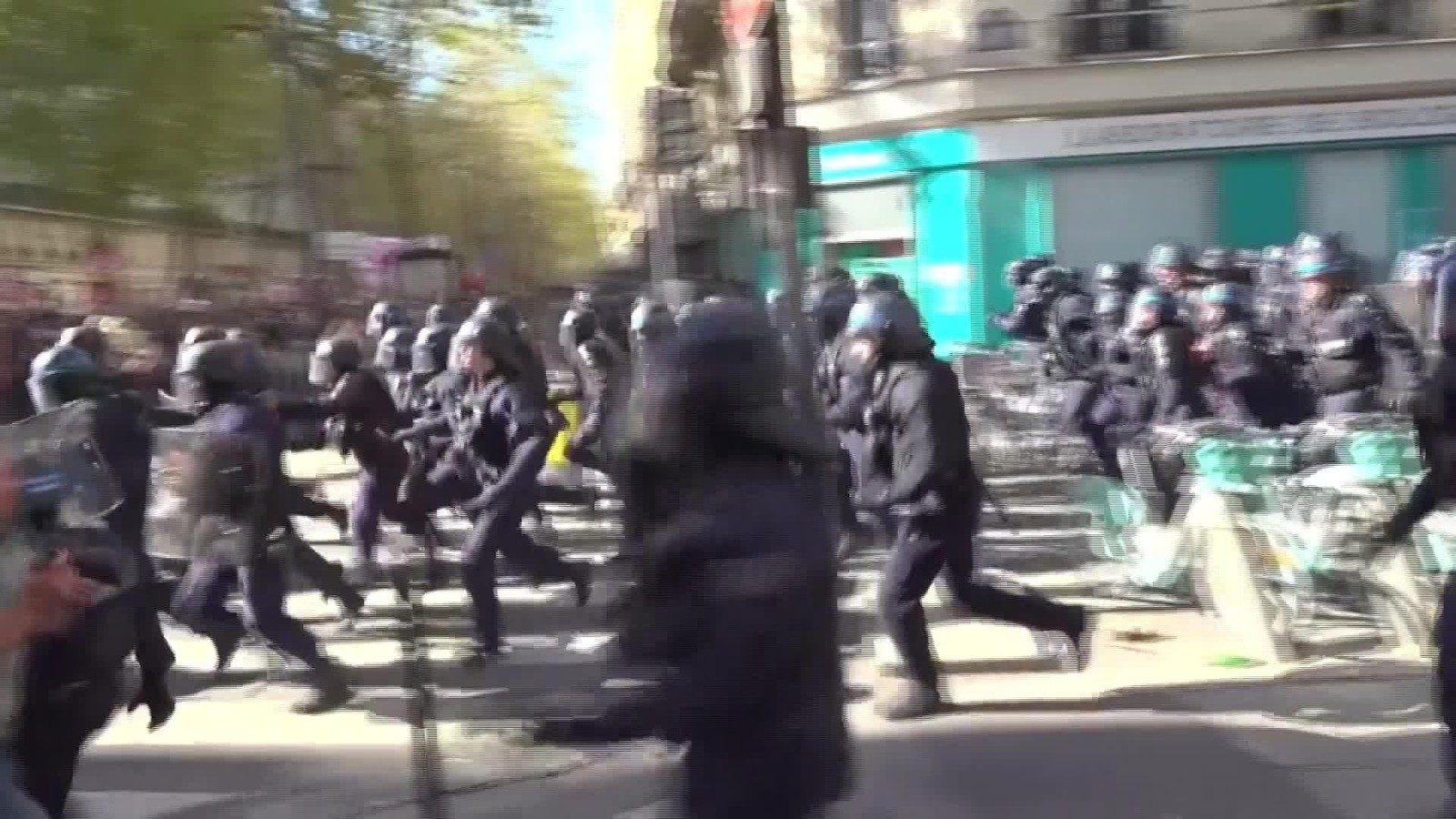 J049-FRANCIA PROTESTAS CALLES