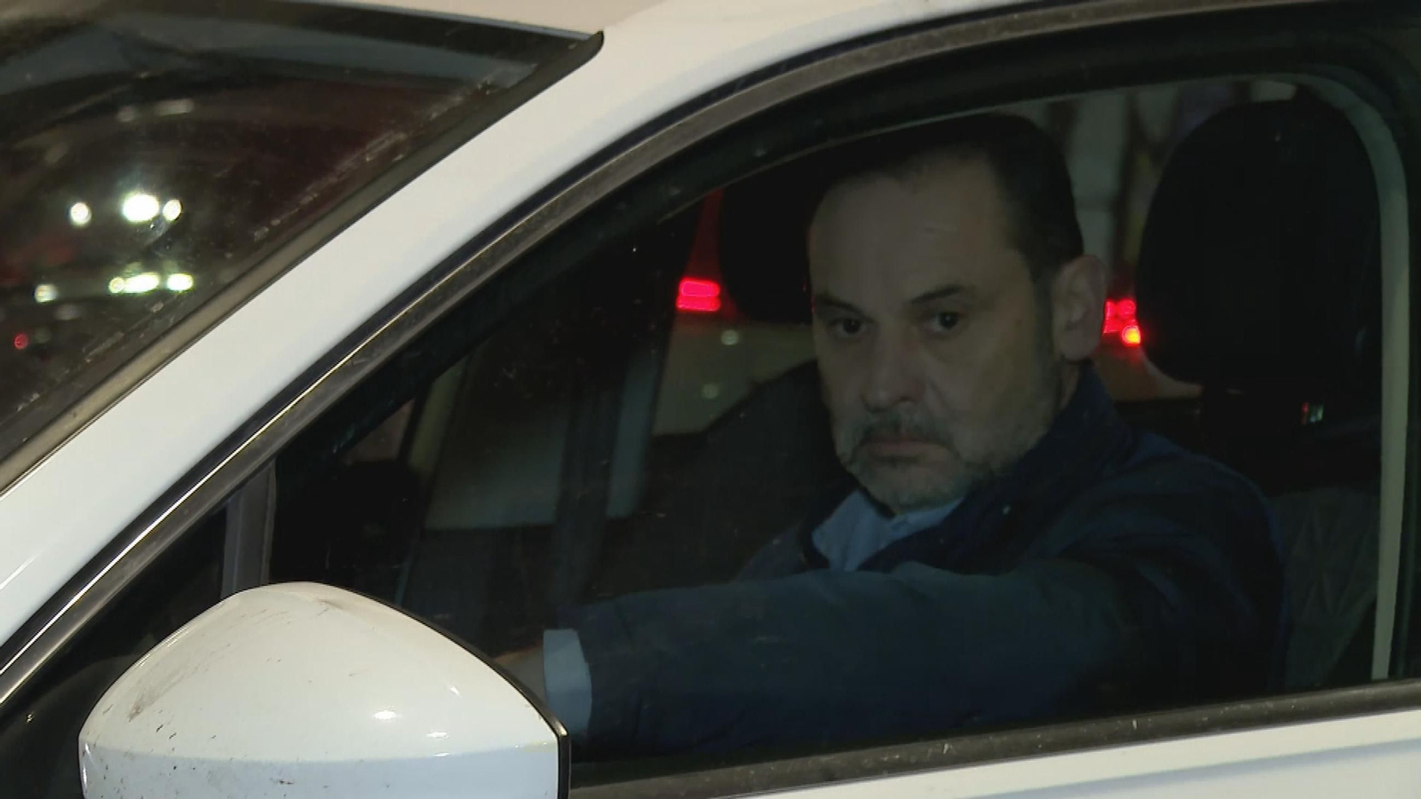 J087 VALENCIA ABALOS SALE DE CASA TARDE frame 1006