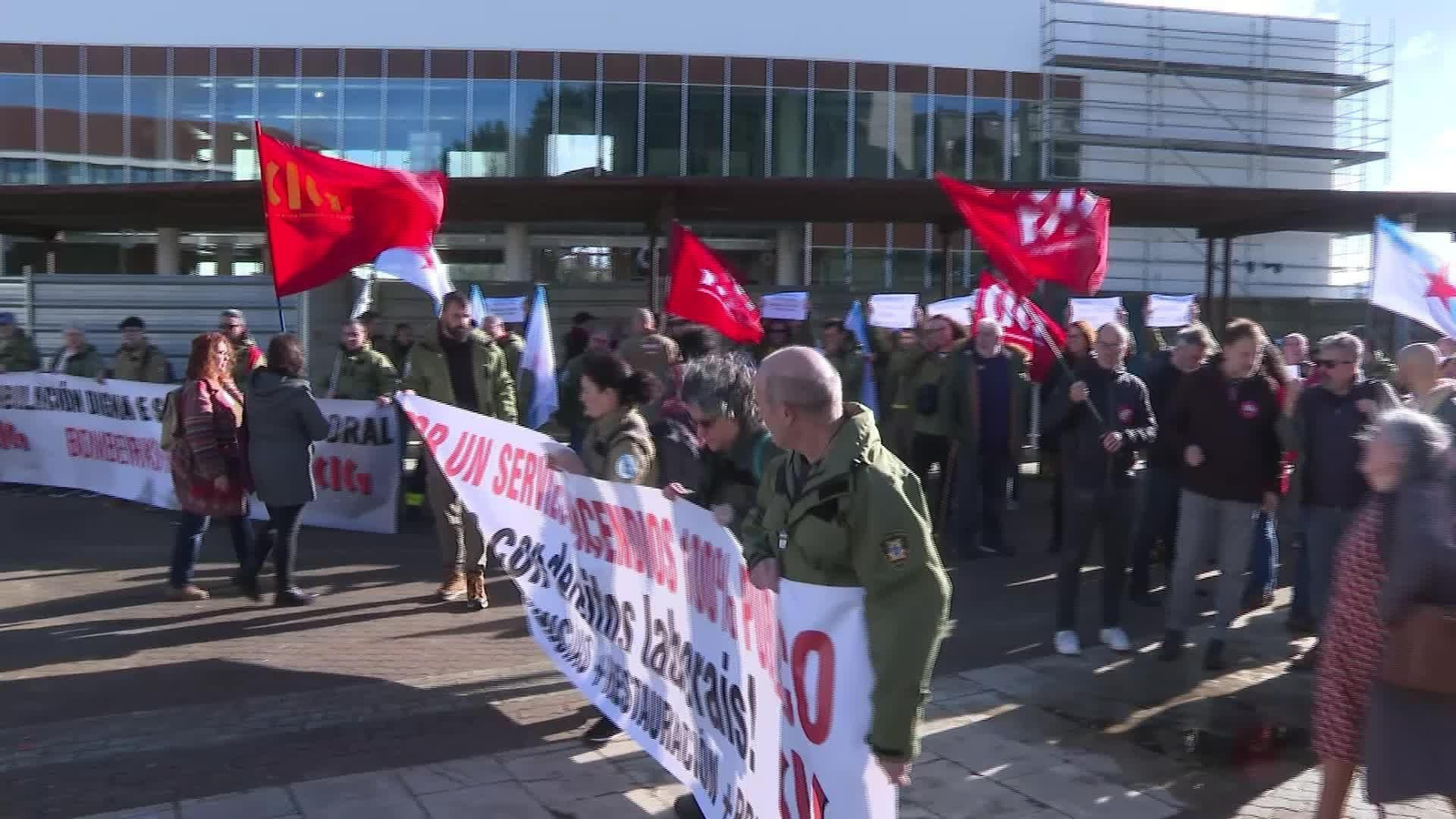 L056-SANTIAGO PROTESTA BOMBEROS FORESTALES