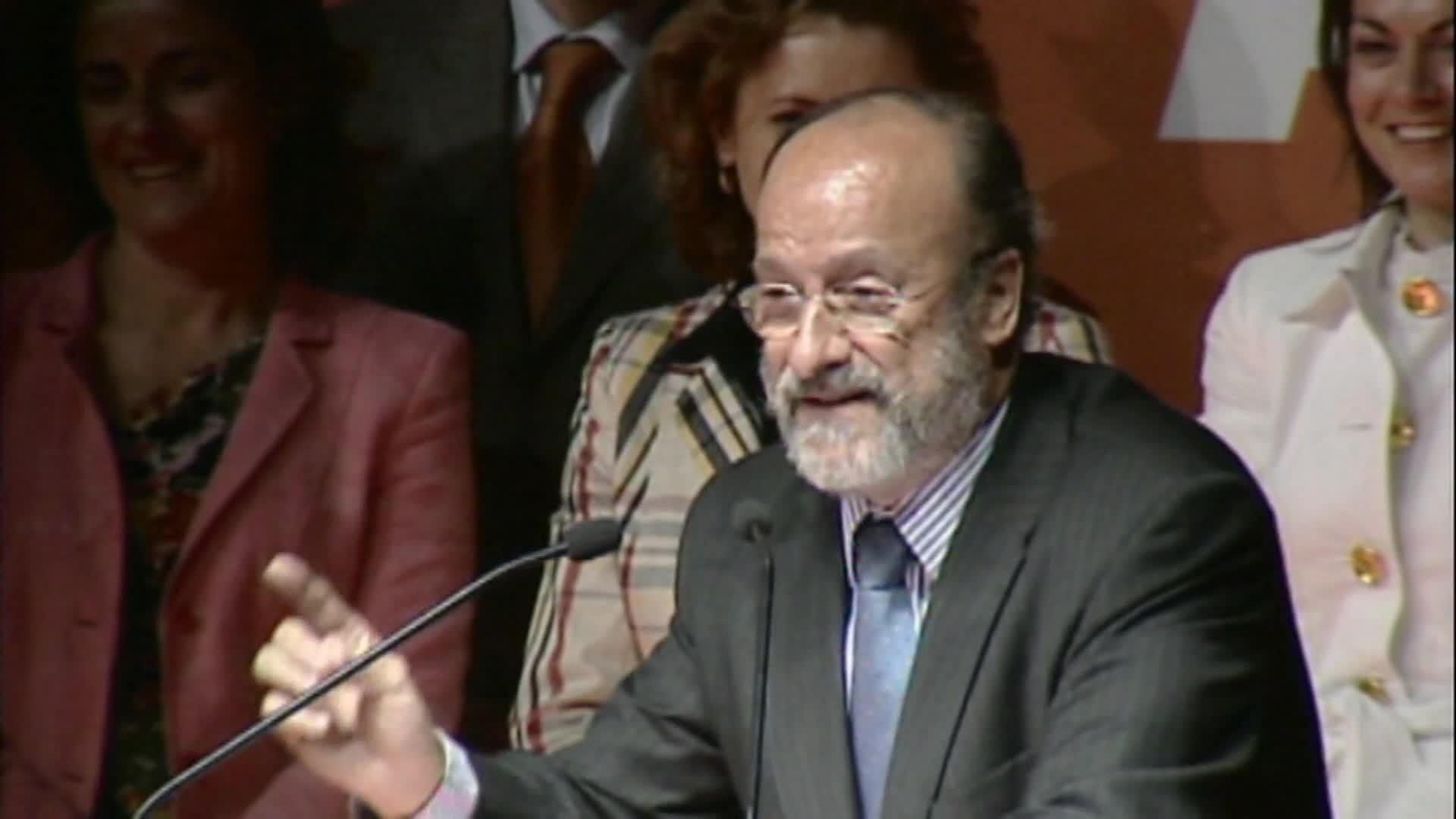 web el fisico y los políticos