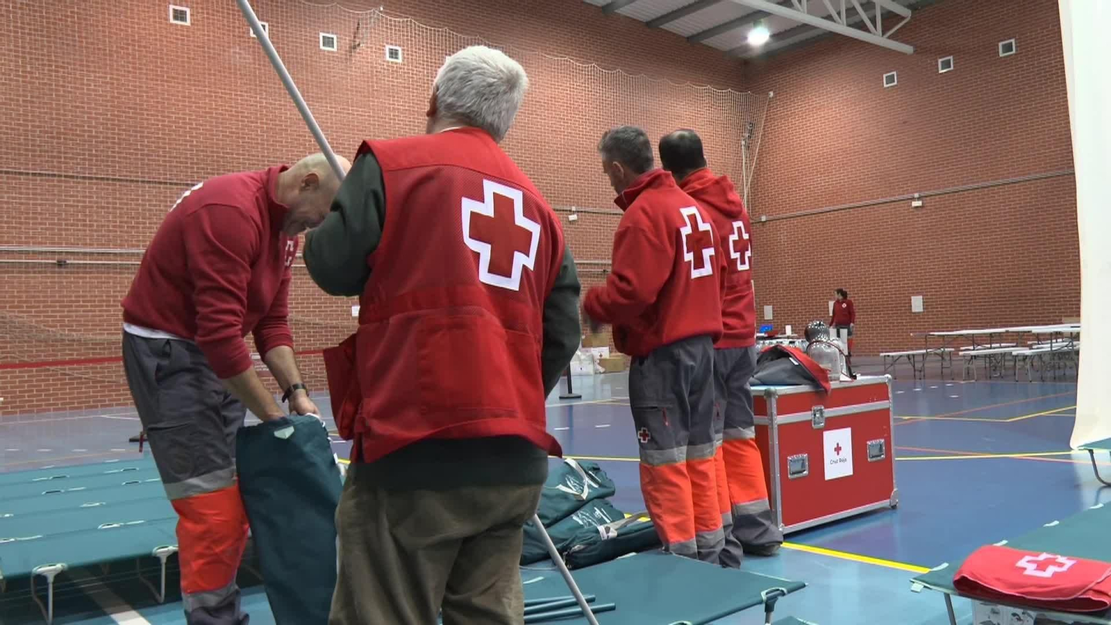 S056-GRANADA COLOCACIÓN DE CARPAS CONTRA EL FRÍO