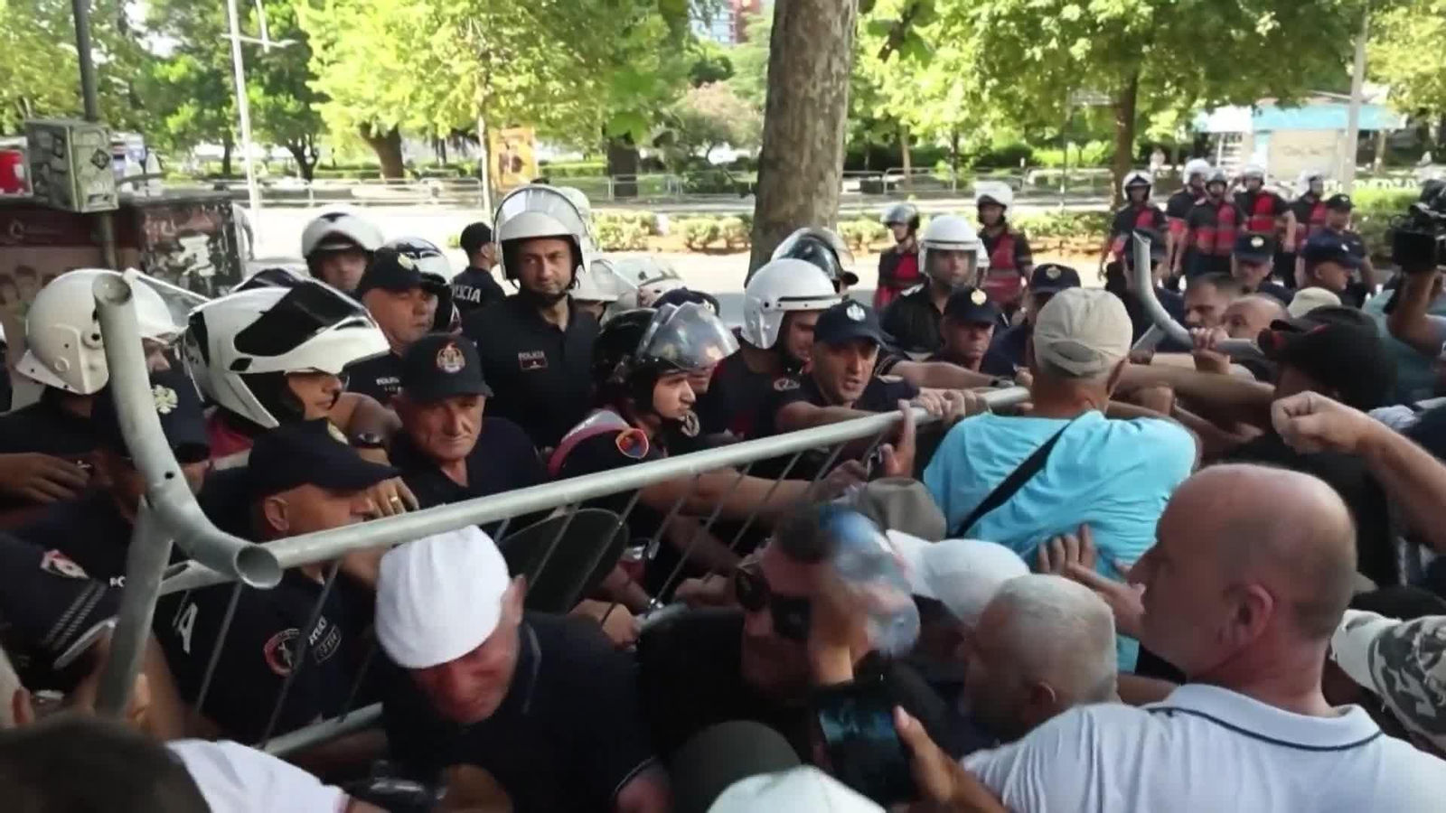 va albania protestas antigubernamentales