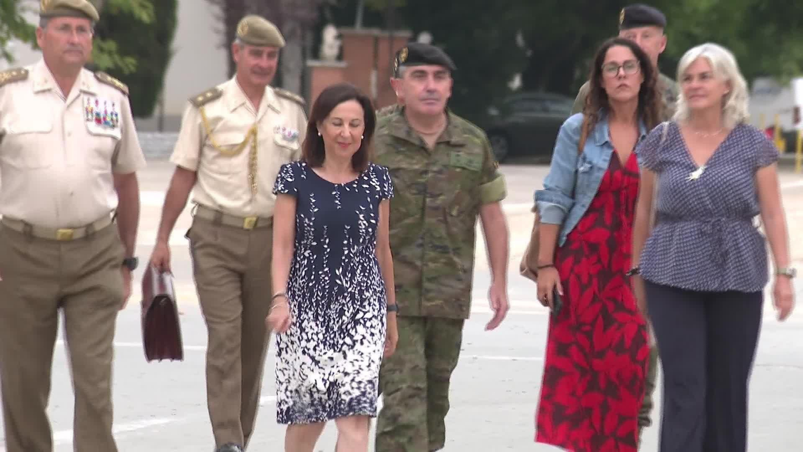 L017-MADRID ROBLES VISITA BASE MILITAR EL GOLOSO