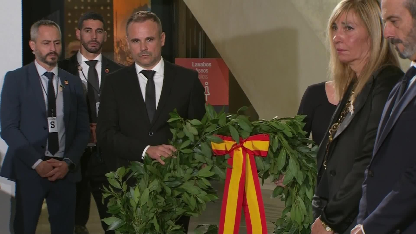 X084-VALENCIA HOMENAJE ANIVERSARIO DANA OFRENDA FLORAL Y MINUTO SILENCIO X084-VALENCIA HOMENAJE ANIVERSARIO DANA OFRENDA FLORAL Y MINUTO SILENCIO