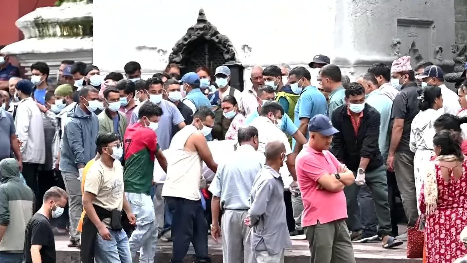S007-NEPAL FUNERALES MUERTOS RIADA