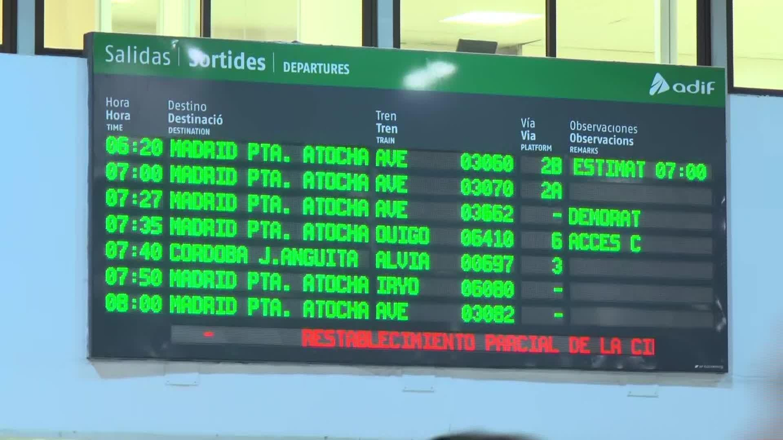 M020-BARCELONA RETRASO TRENES A MADRID