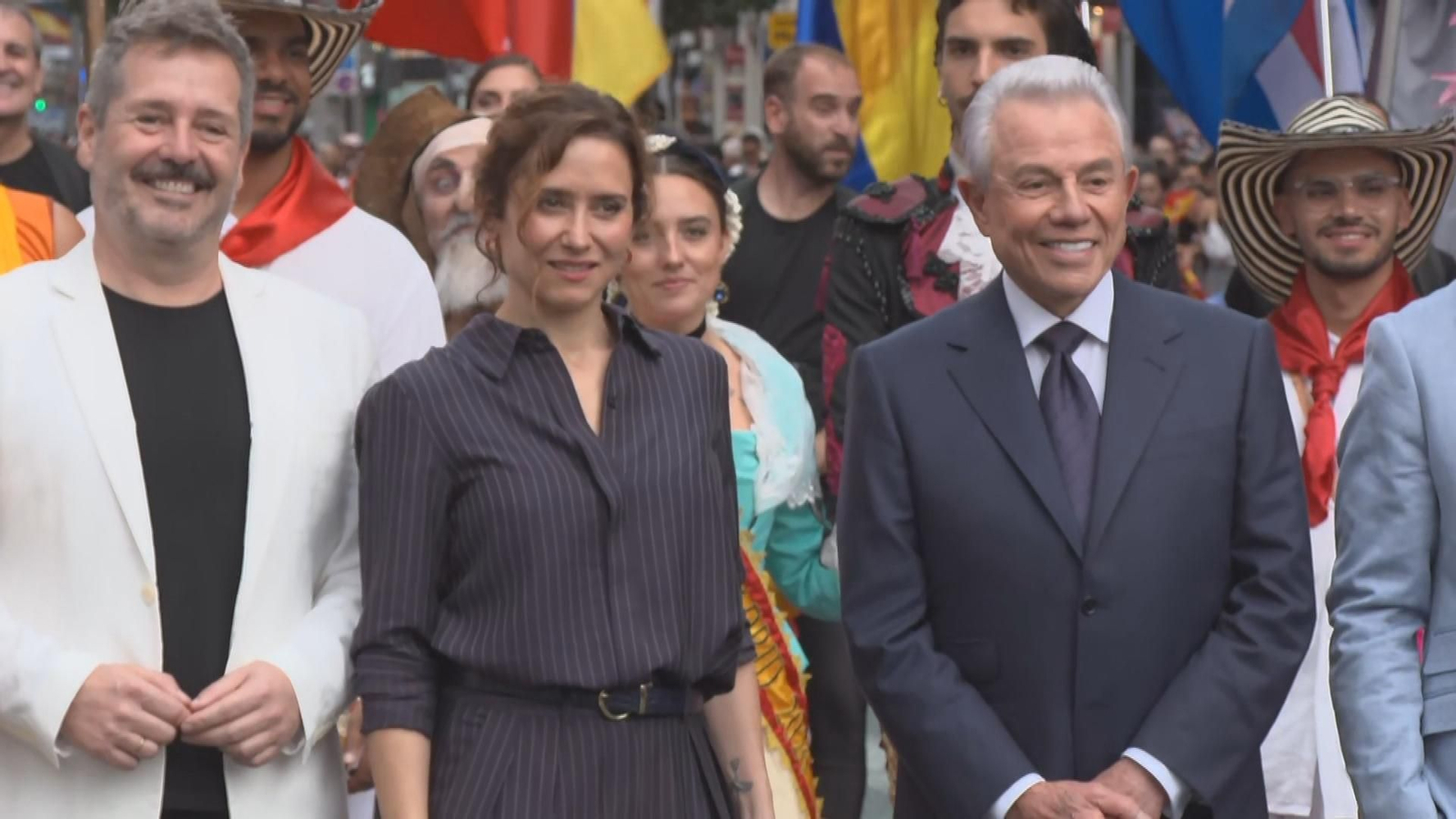 Ayuso en la cabalgata de la Hispanidad 2026
