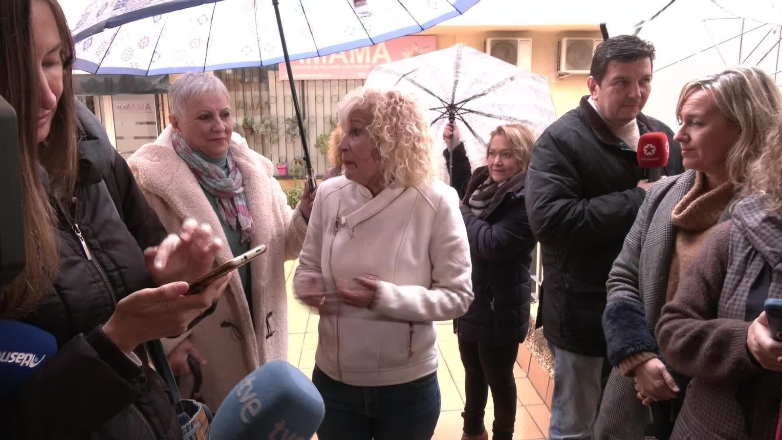 M040-SEVILLA ARCHIVO FISCALIA DENUNCIA AMAMA