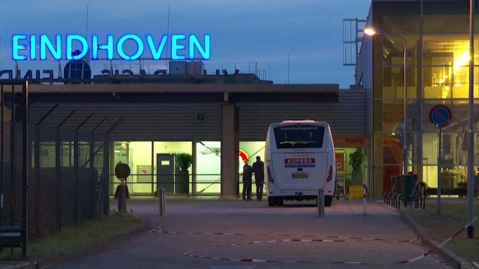 L006-PAISES BAJOS AUTOBUSES EVACUACION PASAJEROS CRUCERO