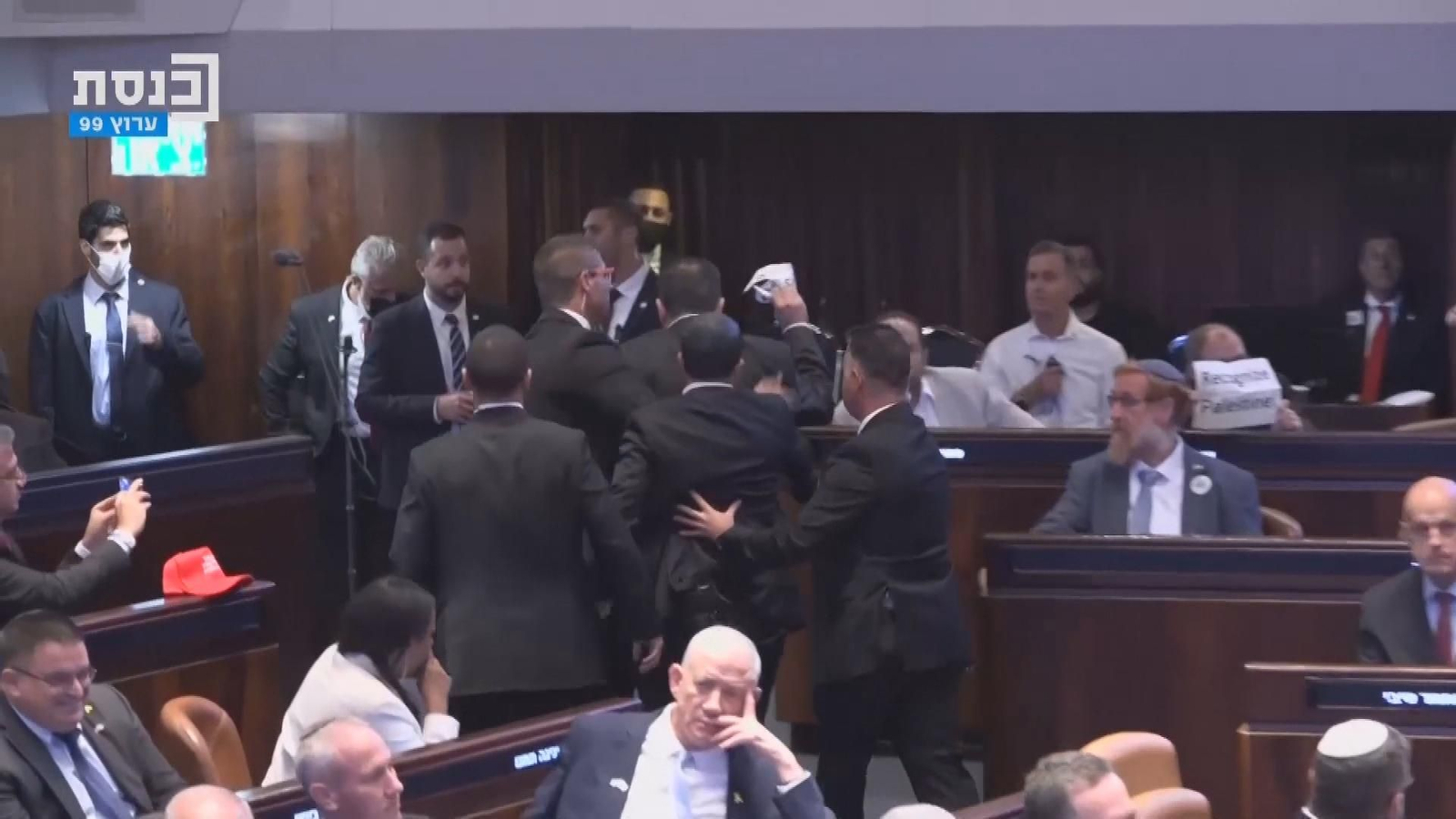 Un diputado de la izquierda israelí interrumpe el discurso de Trump en la Knéset