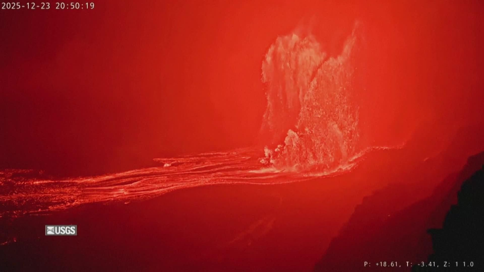 X005-EEUU KILAUEA ENTRA EN ERUPCION