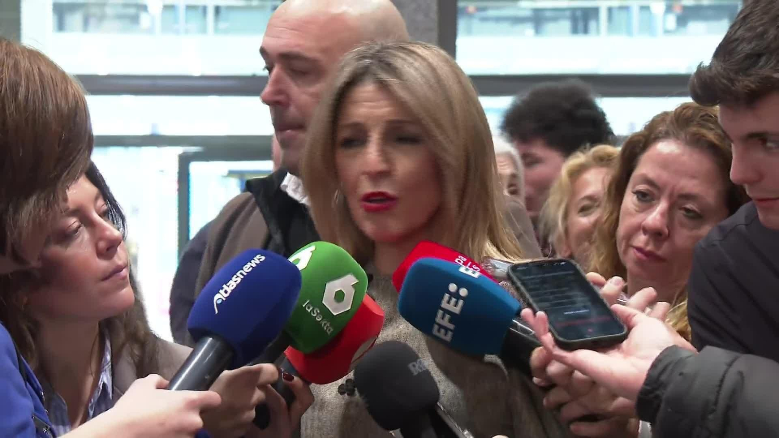 V021-MADRID FITUR YOLANDA DIAZ CON AGENTES SOCIALES