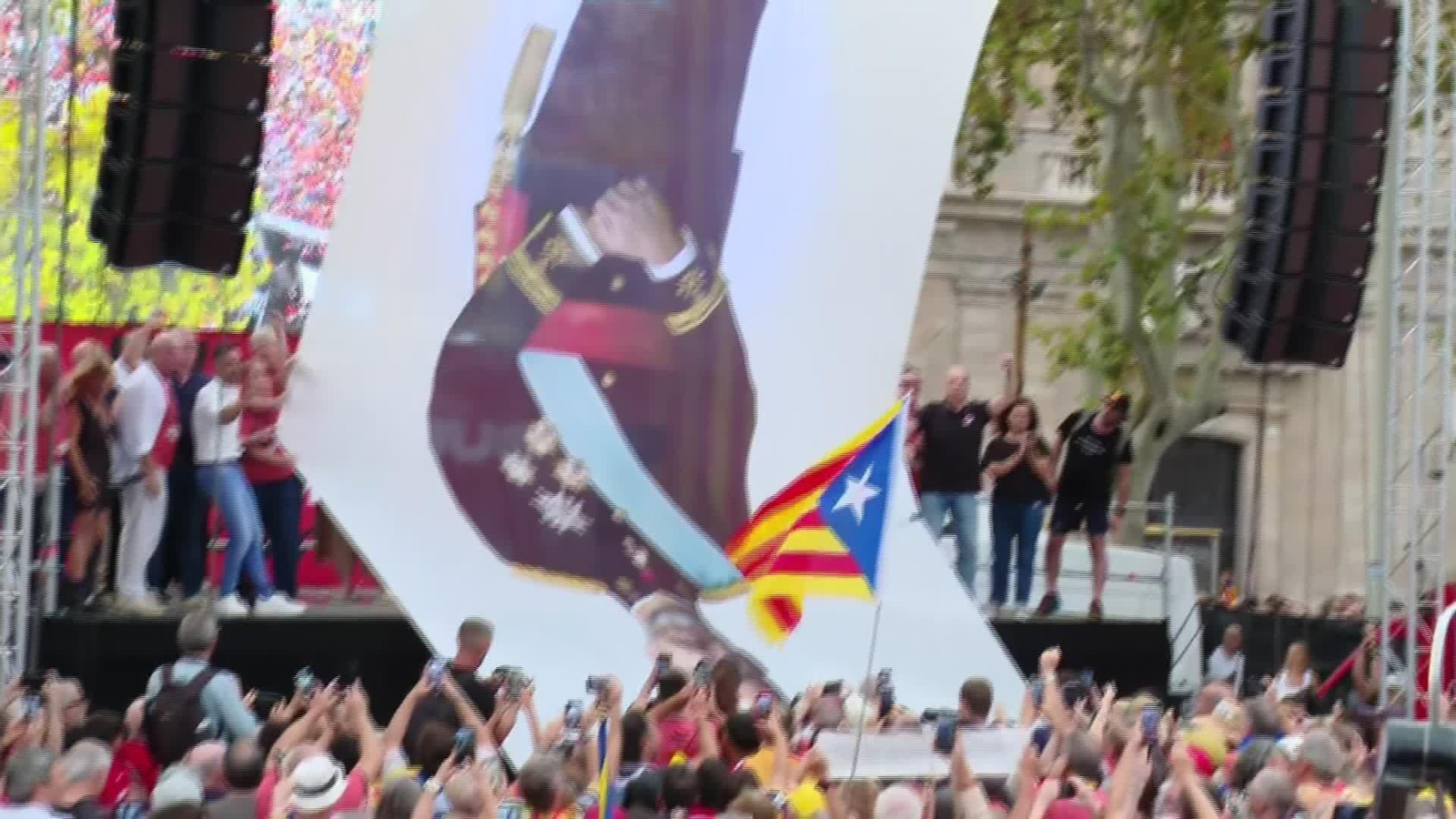 J099-BARCELONA DIADA FOTO REY AL REVÉS