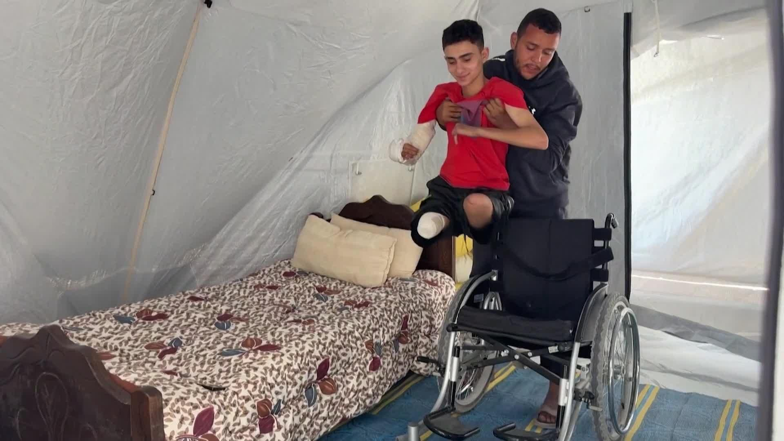Ahmed, un acróbata gazatí amputado tras resultar herido en un bombardeo