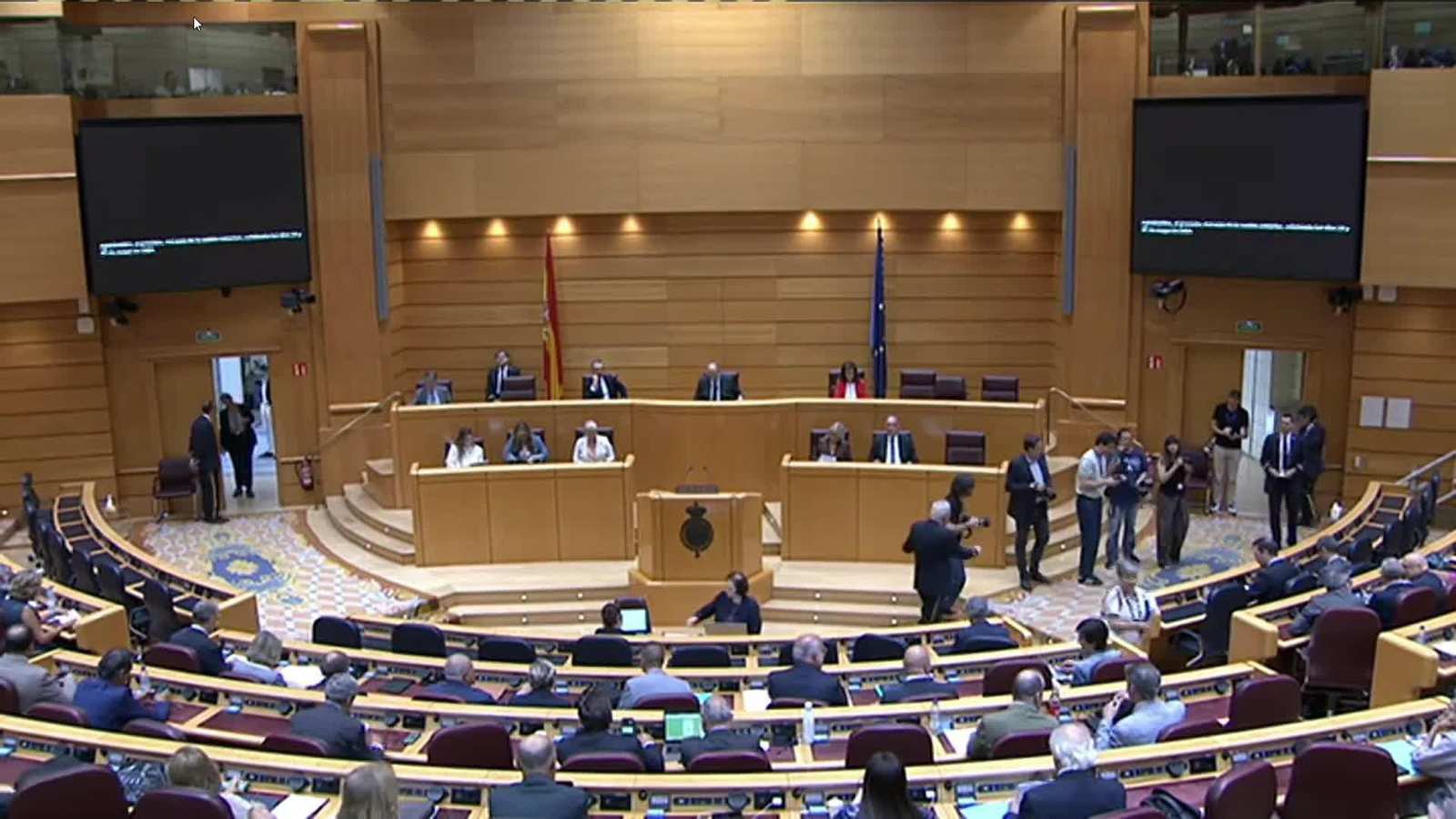 M090-MADRID SENADO MINUTO SILENCIO MUJERES ASESINADAS