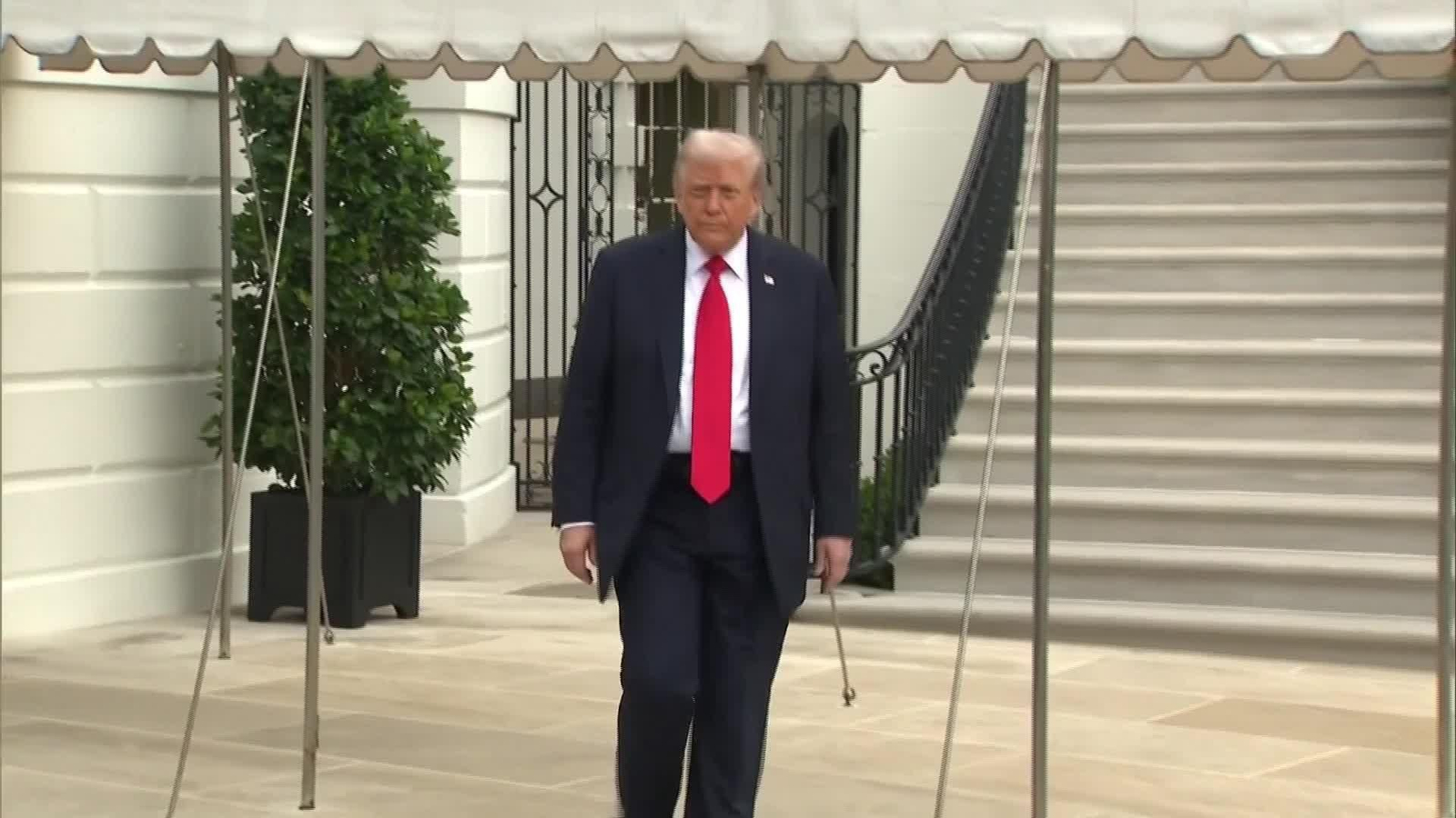 M047-EEUU TRUMP SOBRELOS REHENES DE HAMAS