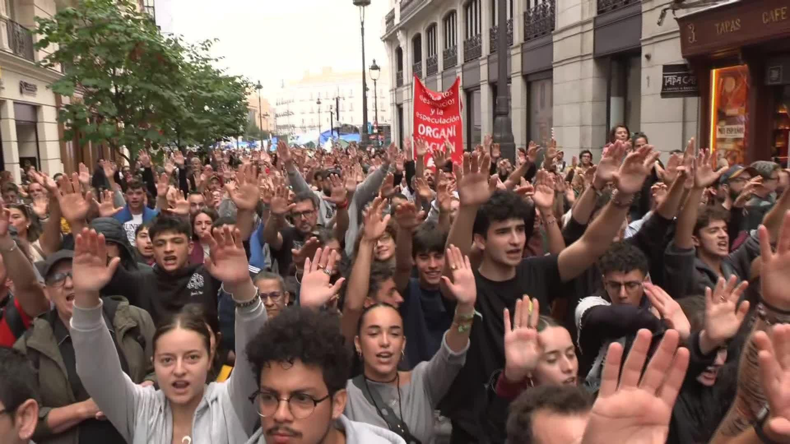 V070-EDI MADRID ENFADO EN LA CALLE