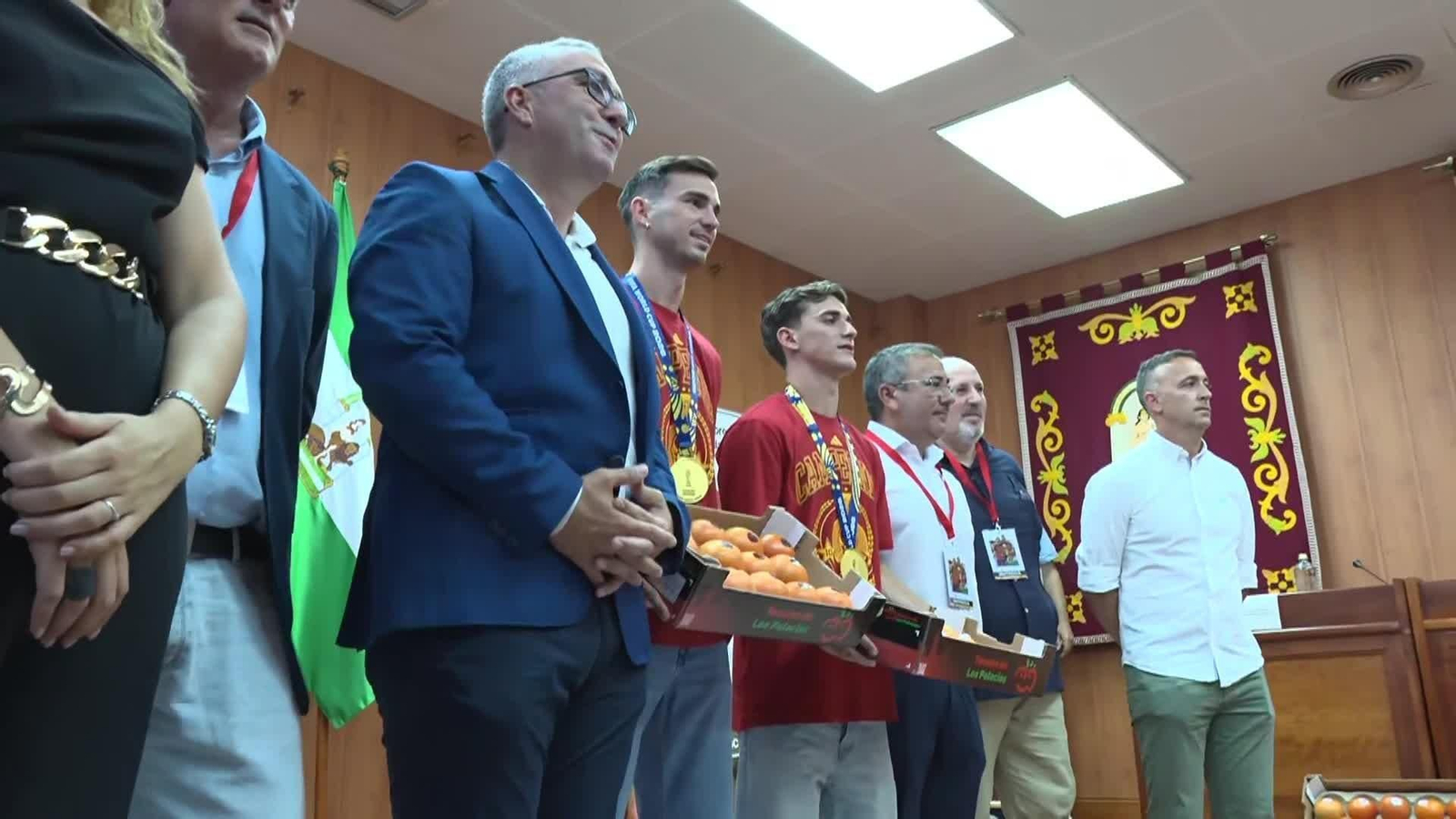 va homenaje sevilla fabian y gavi