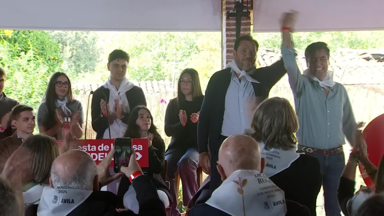 D032-AVILA OSCAR PUENTE PSOE FIESTA DE LA ROSA CANDELEDA