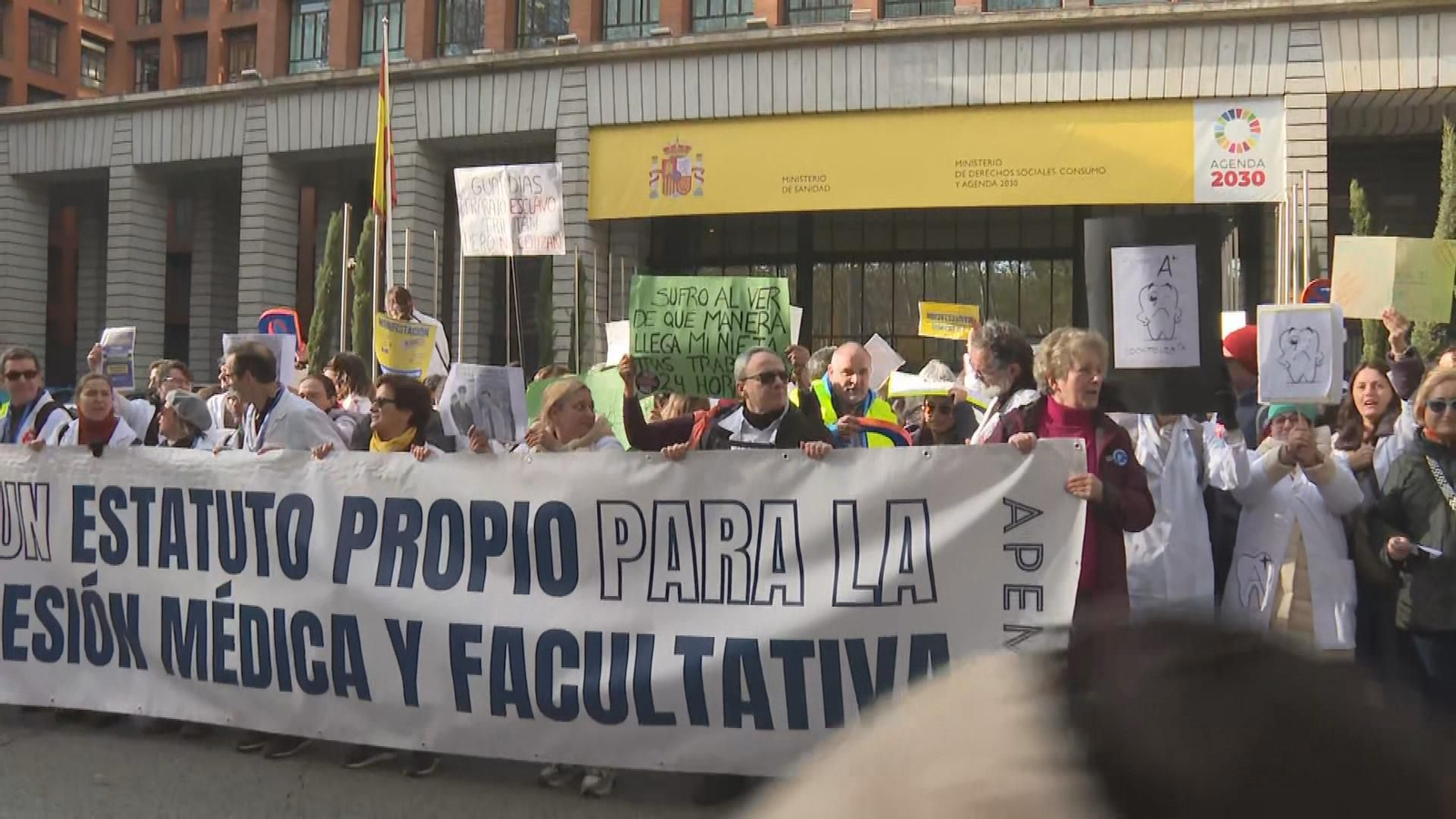 M027 MADRID MANIFESTACION MEDICOS frame 13362