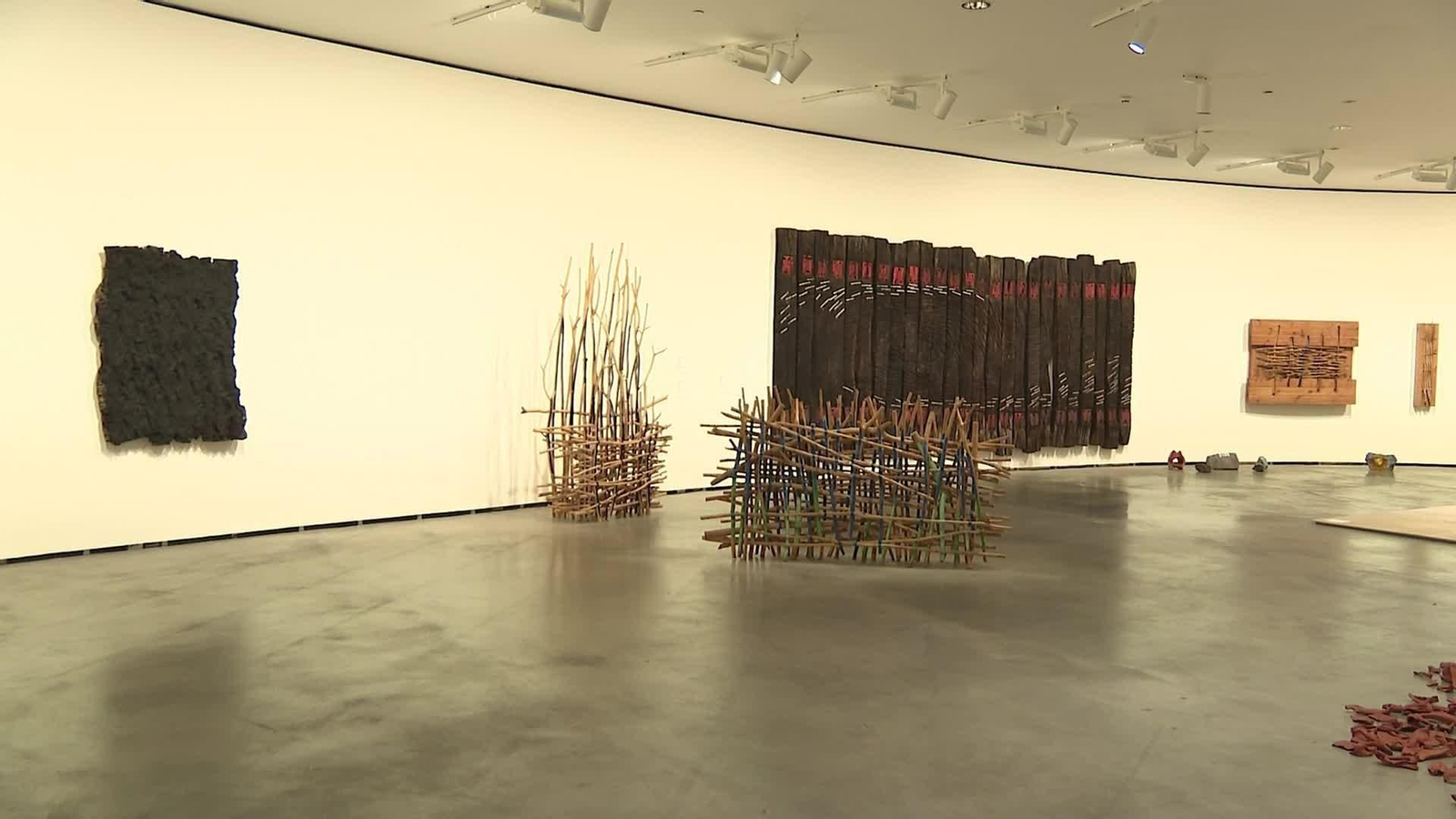 J045-BILBAO EXPO GUGGENHEIM ARTES DE LA TIERRA