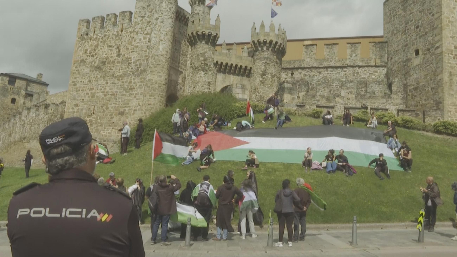 X026-LEON PROTESTA LA VUELTA PONFERRADA