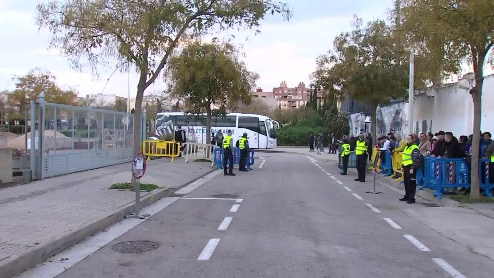 X065-MALLORCA LLEGADAS COPA REY BALEARES-ATLETI