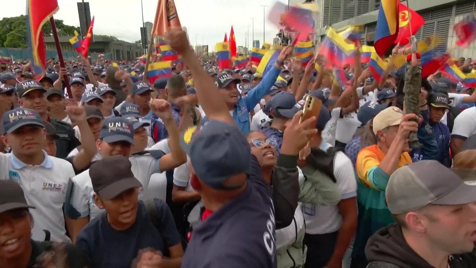 X022-VENEZUELA MADURO MARCHA MILITAR