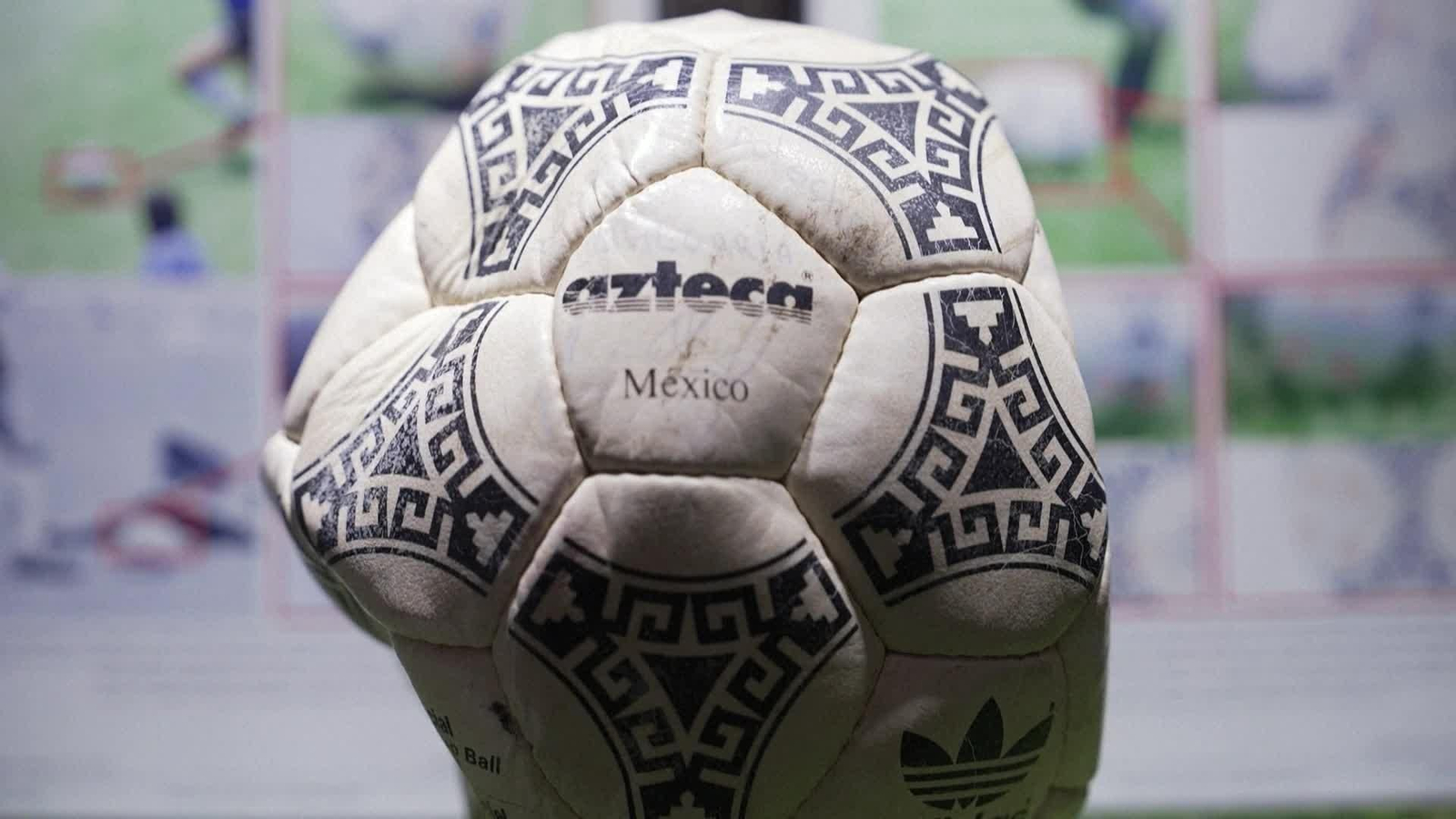 S006-EEUU SUBASTA BALON MARADONA