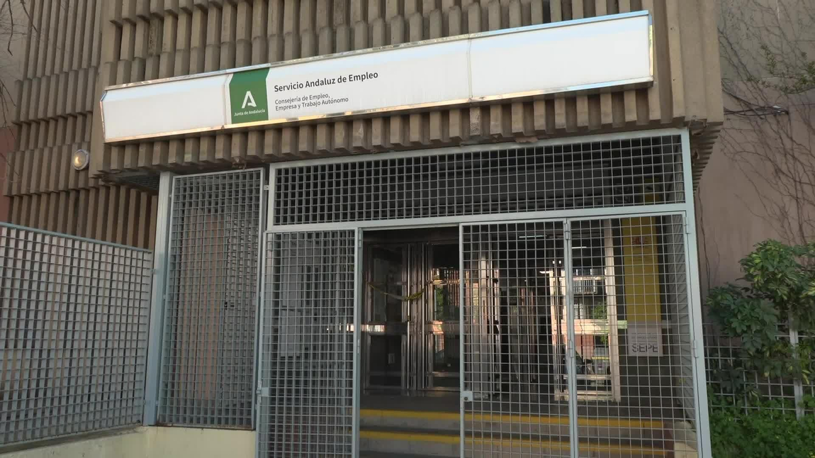 M075-SEVILLA OCU DENUNCIA DIFICULTAD CITAS SEPE Y SS