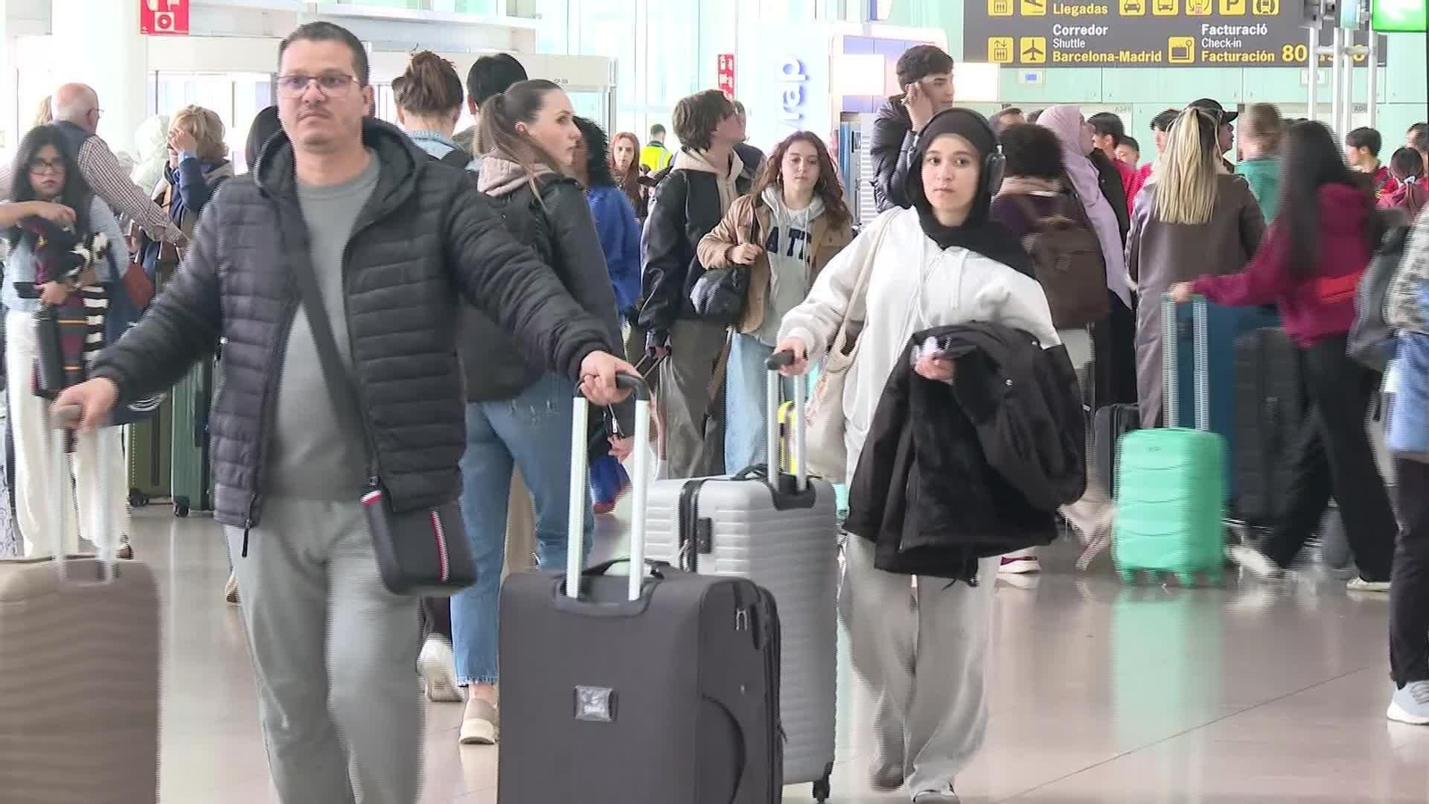 J052-BARCELONA DNI MOVIL AEROPUERTO TARDE